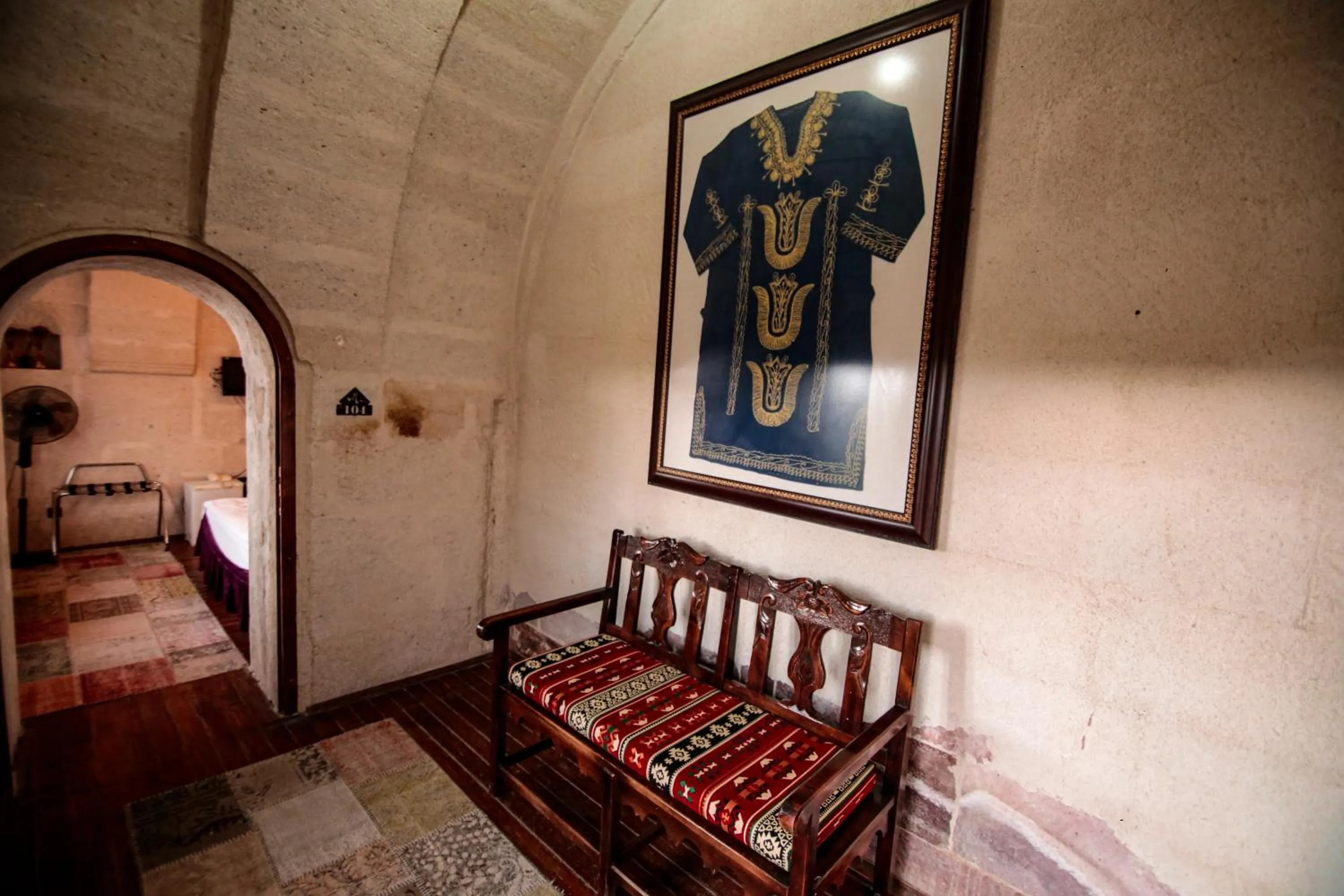 Photo of the whole room in Katapa Special Cave