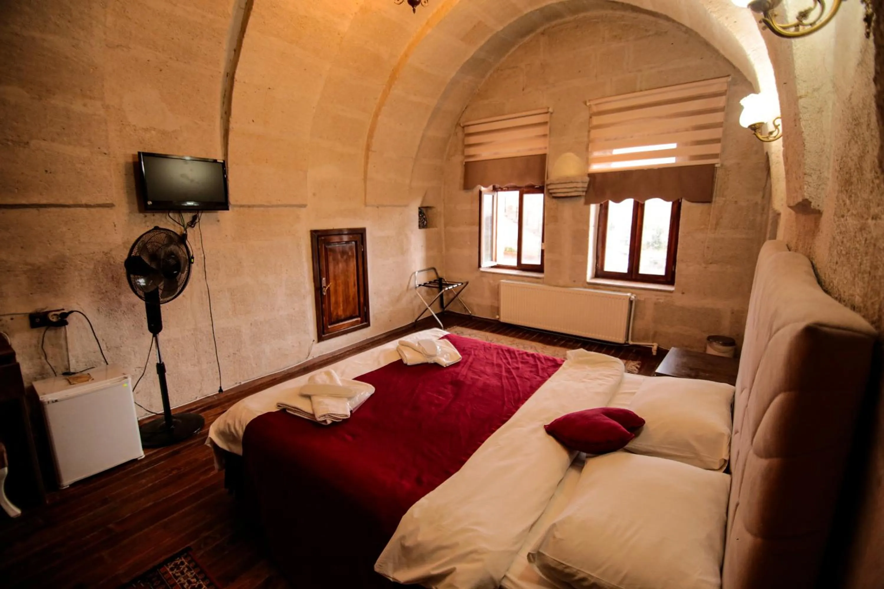 Bed in Katapa Special Cave