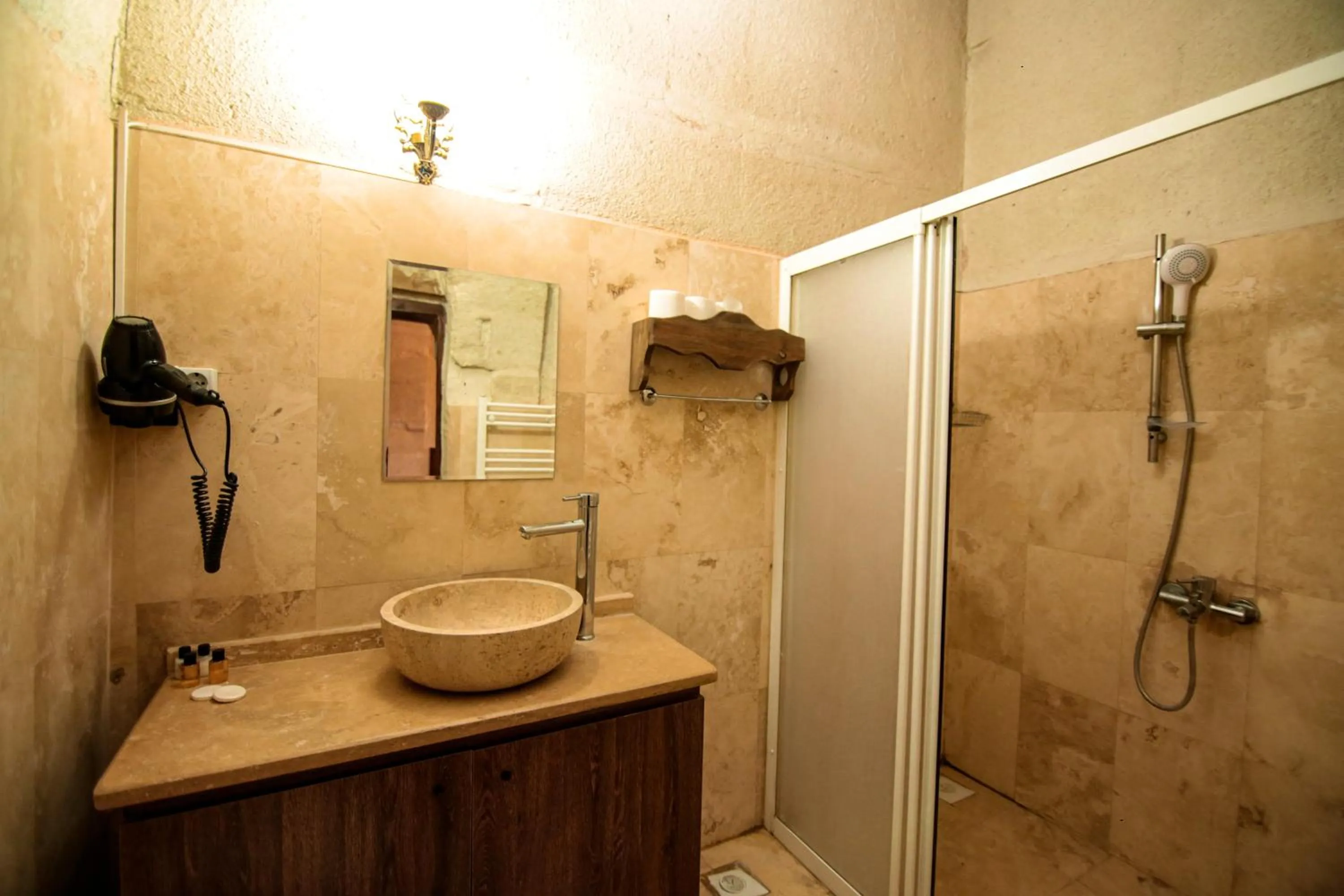 Shower in Katapa Special Cave