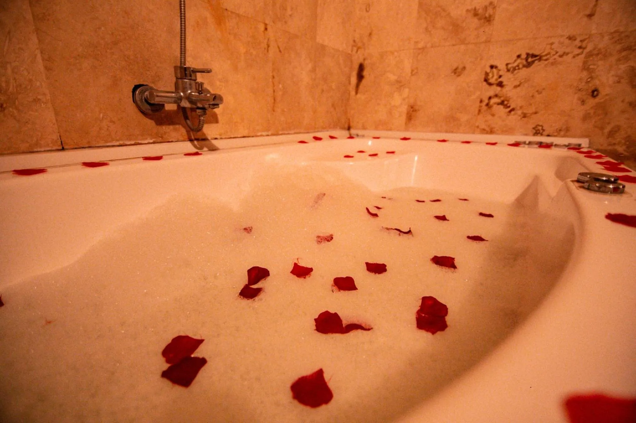 Hot Tub in Katapa Special Cave