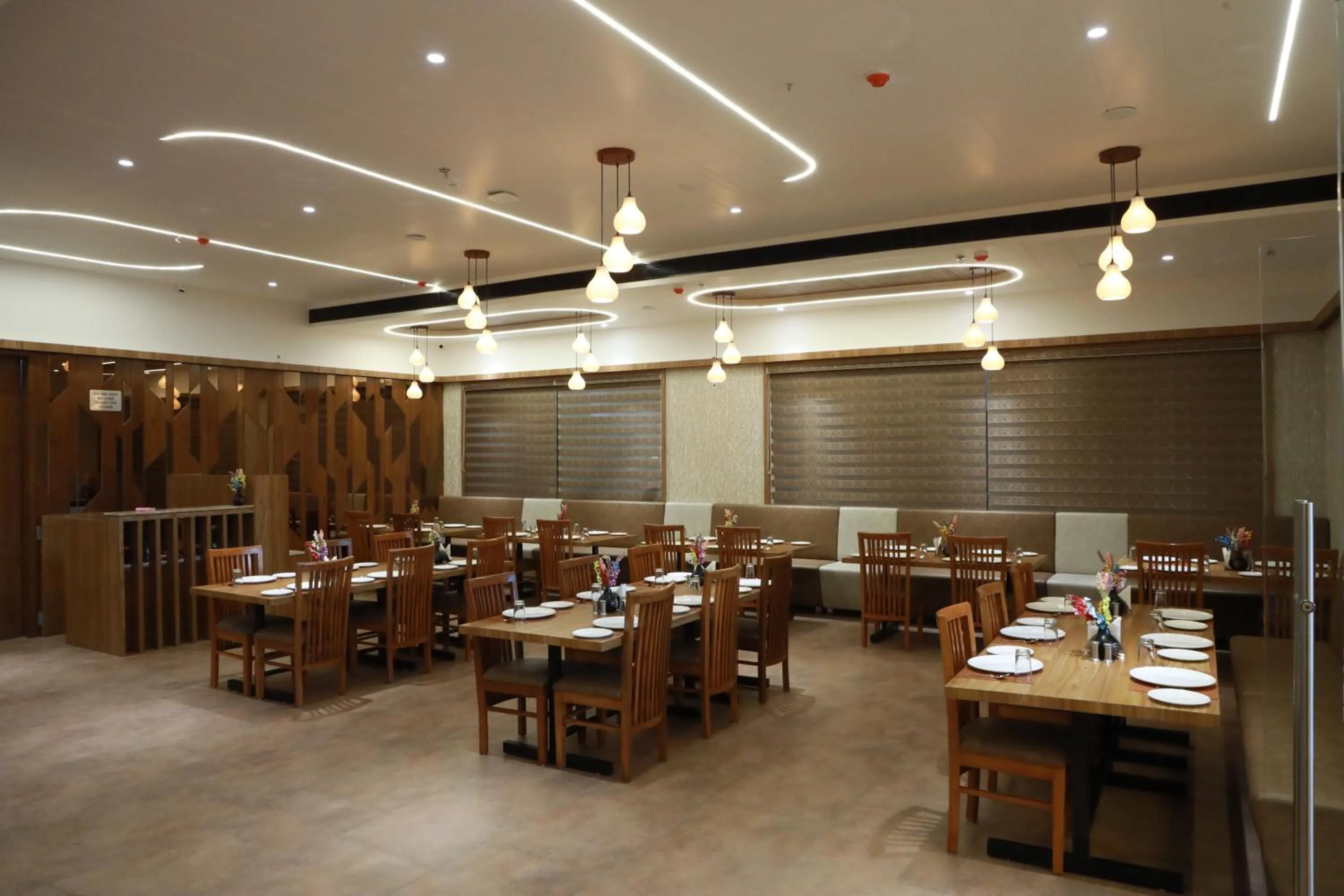 Restaurant/places to eat in Hotel Aditya Mansingh Inn