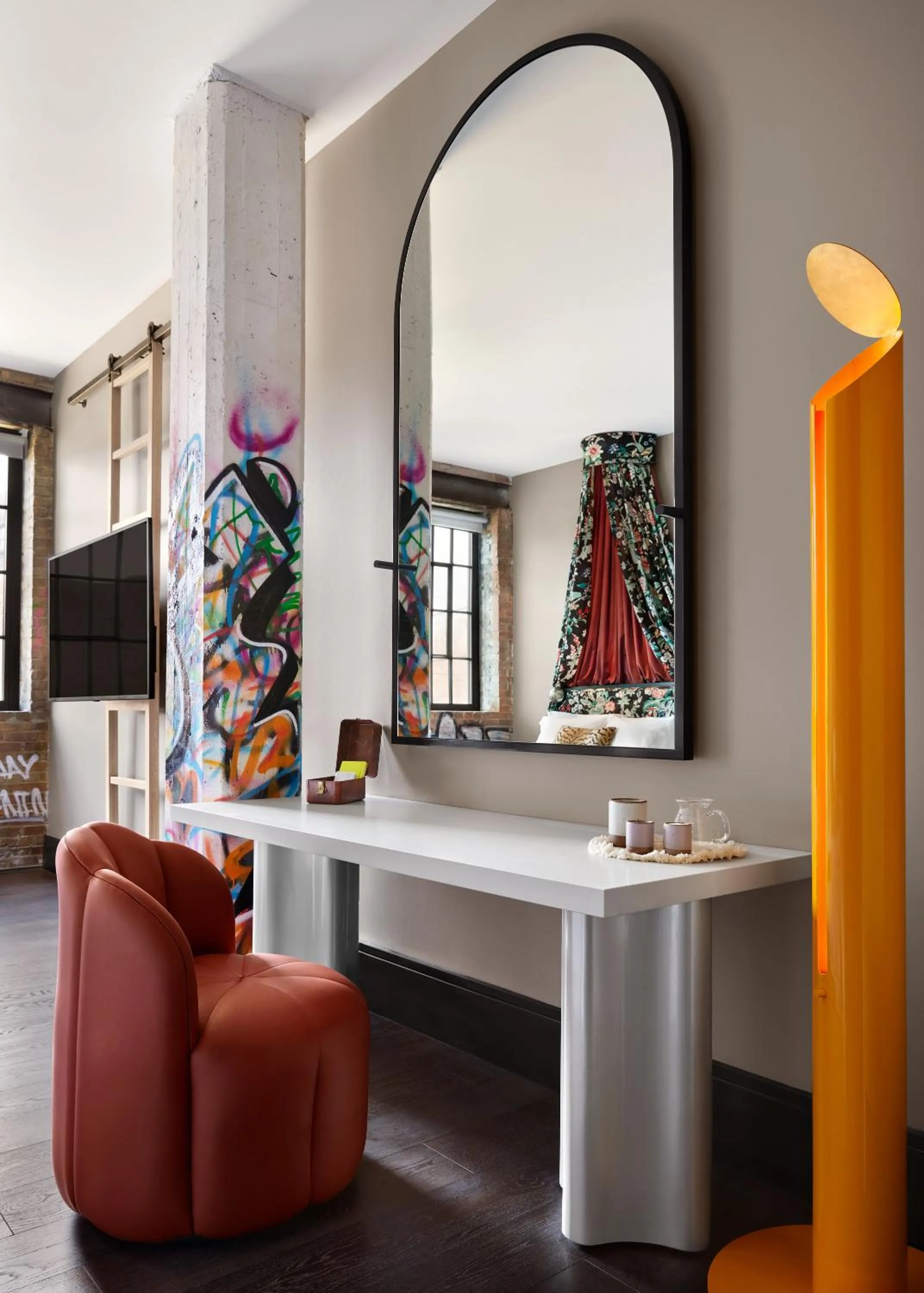 TV and multimedia in The Radical Asheville, Tapestry Collection by Hilton