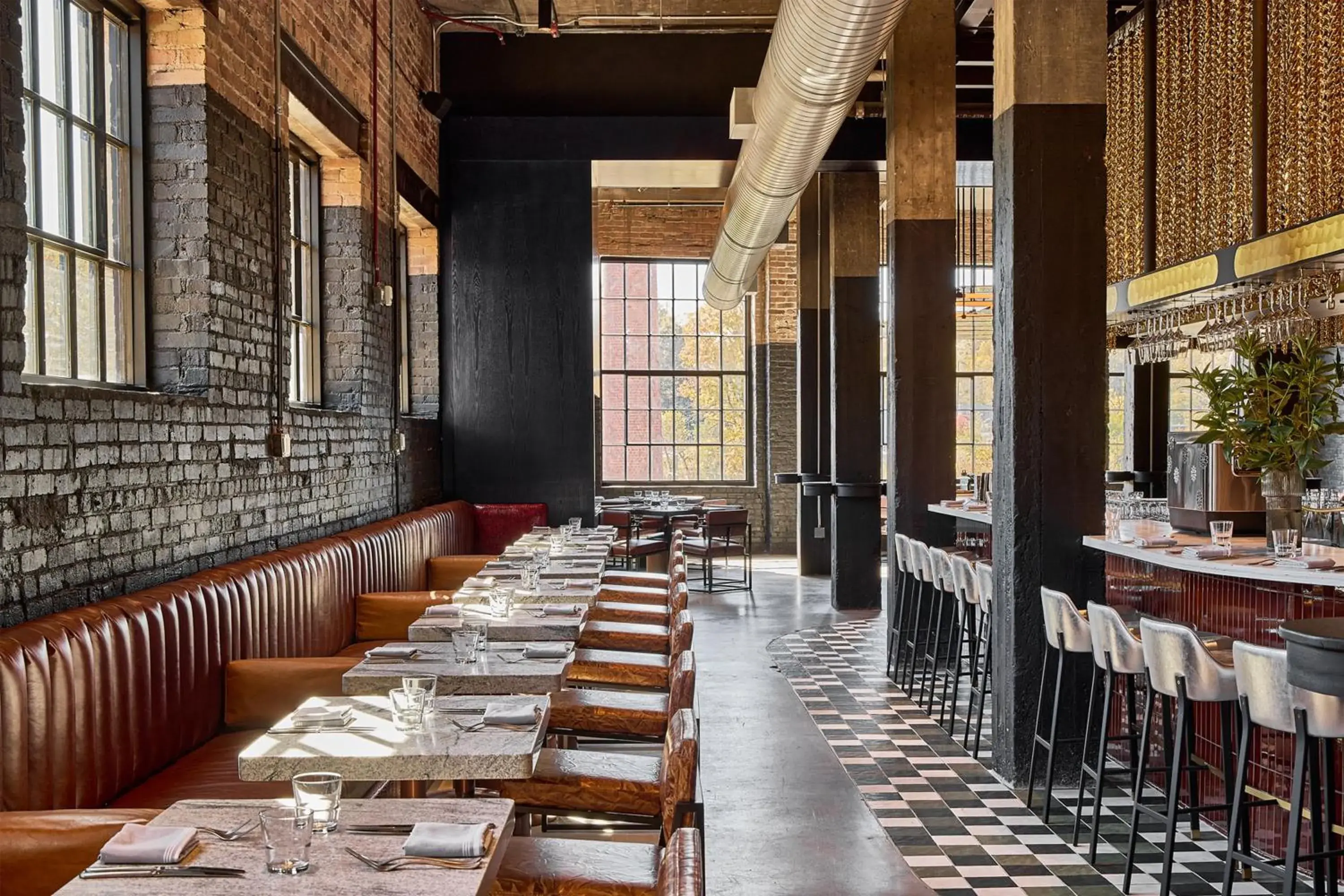 Restaurant/places to eat in The Radical Asheville, Tapestry Collection by Hilton Restaurant/places to eat in The Radical Asheville, Tapestry Collection by Hilton