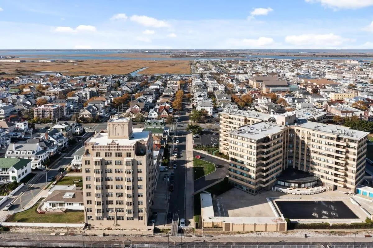 Luxurious 8BR Beach Duplex w Ocean Views