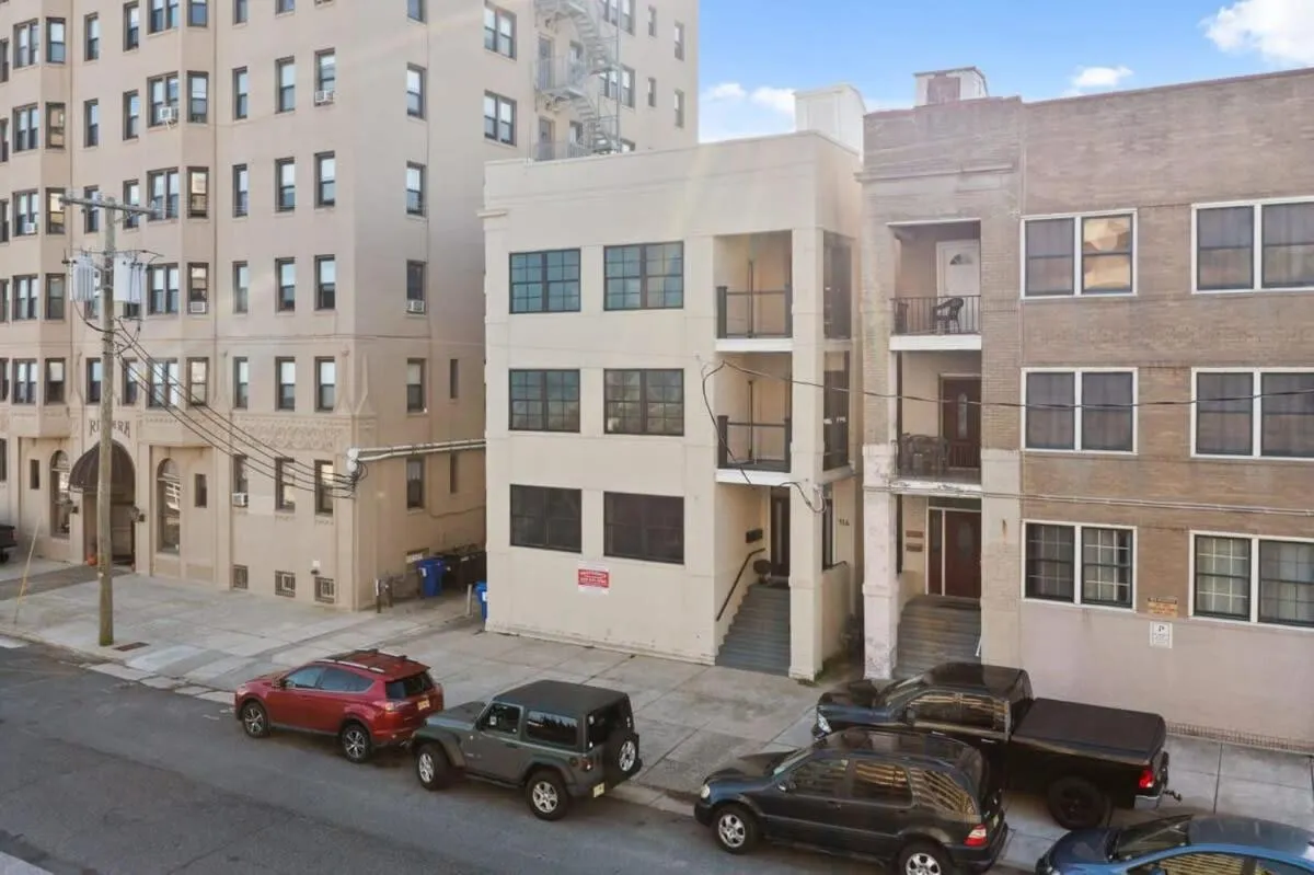 Luxurious 8BR Beach Duplex w Ocean Views