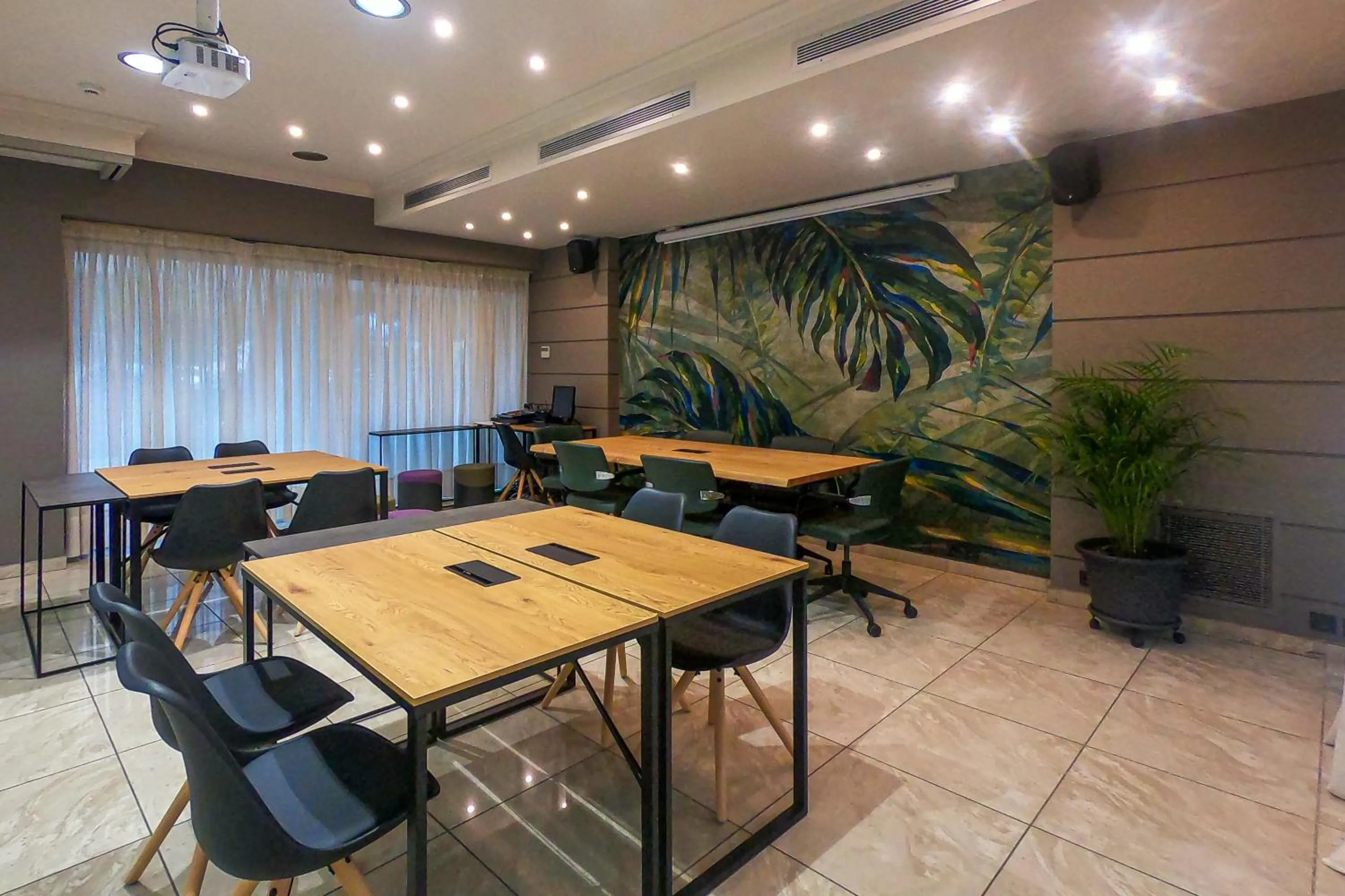Business facilities in Palmyra Beach Hotel