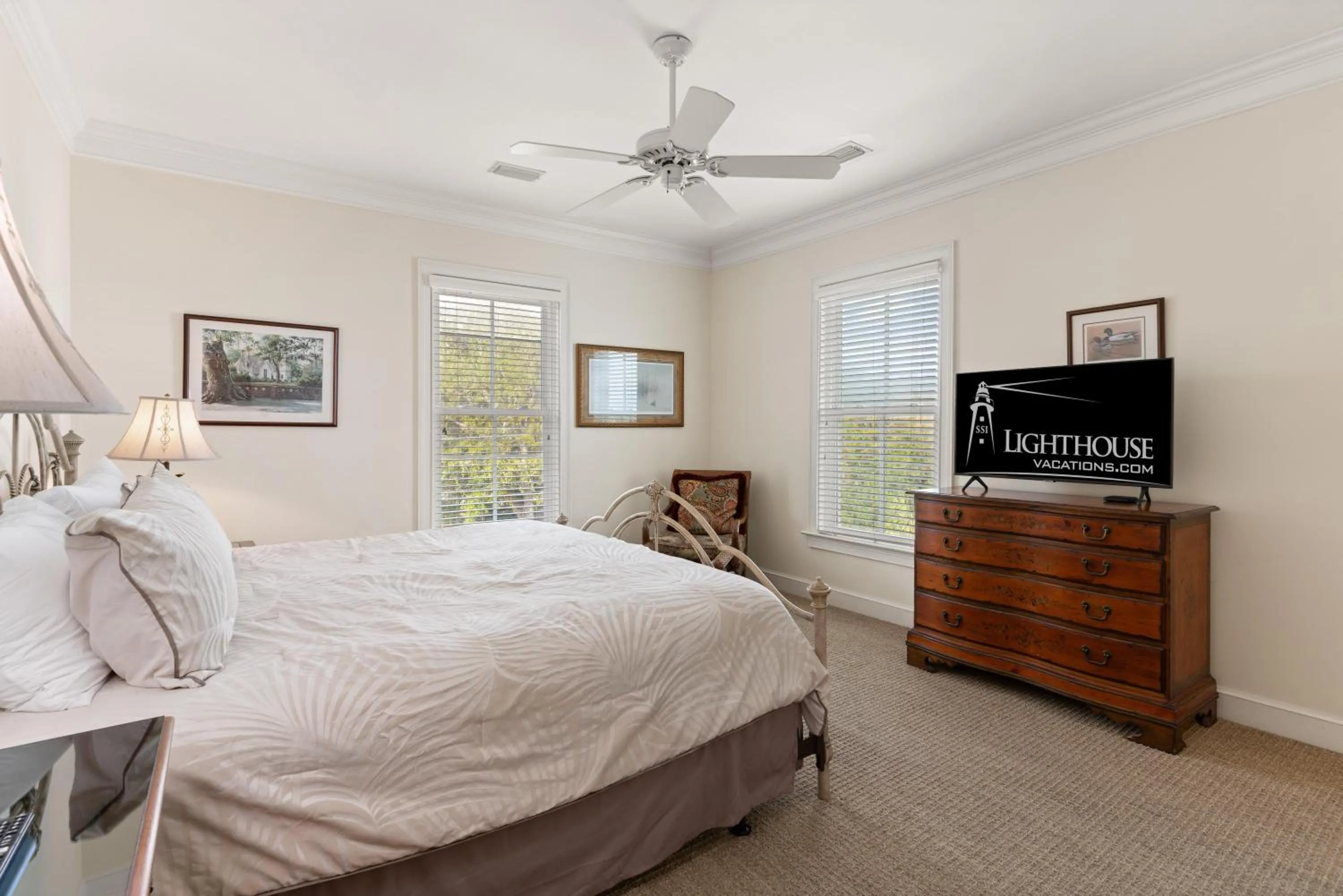 Bed in Wolfe Cottage - Ocean View - 2225 Bruce Drive