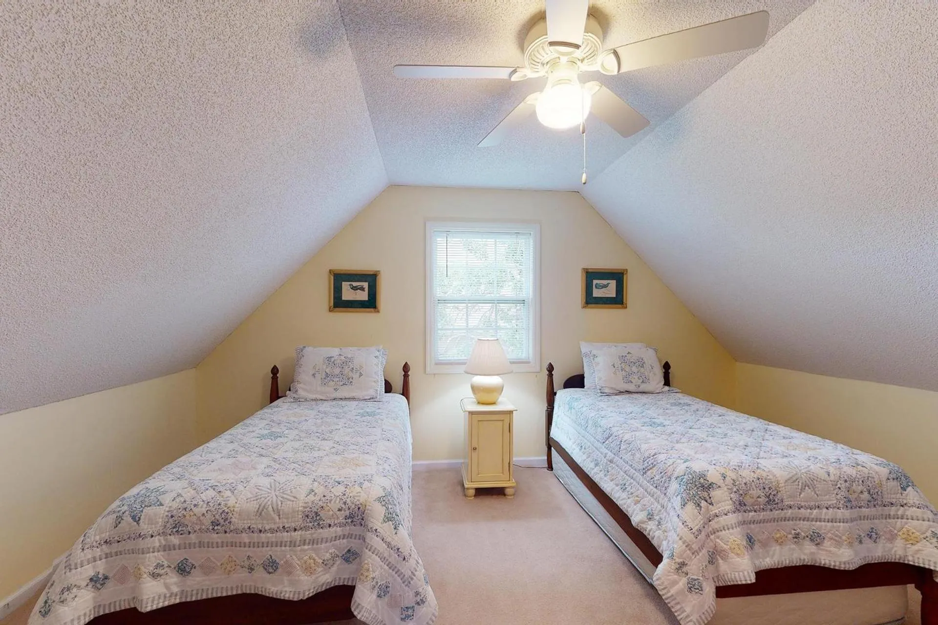 Bed in Coastal Cottage - 111 Mews Circle