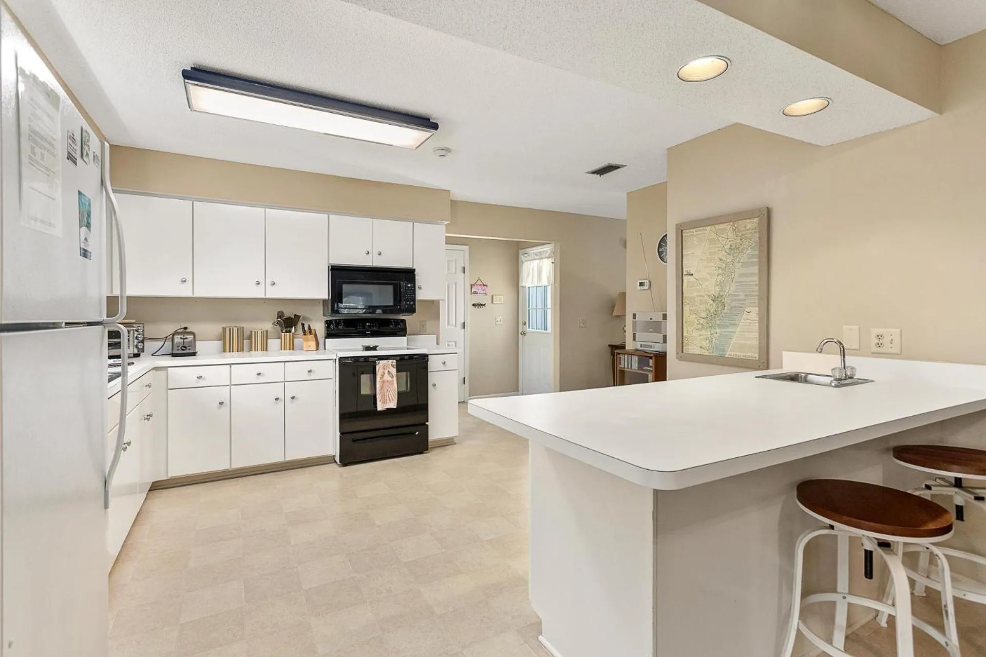 Coastal Cottage - 111 Mews Circle