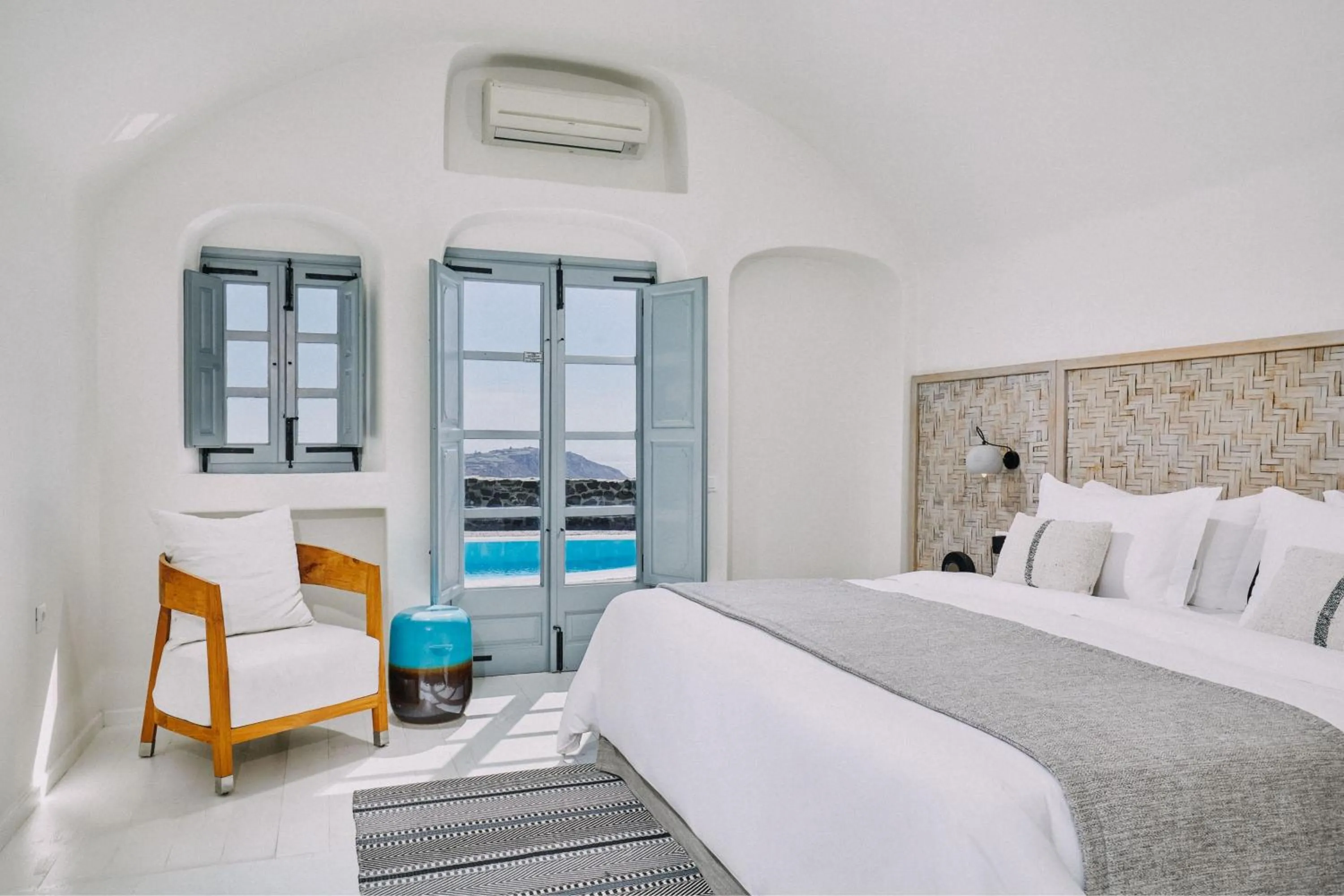 Bedroom, Bed in Vedema, a Luxury Collection Resort, Santorini