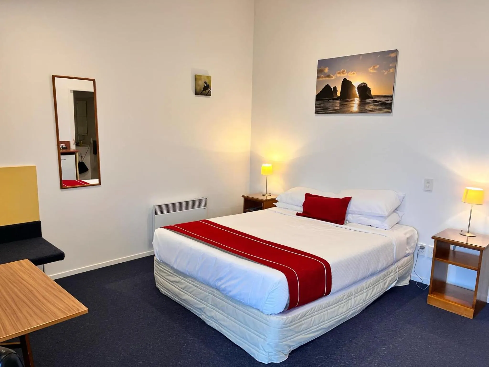 Bed in Sundowner Motel