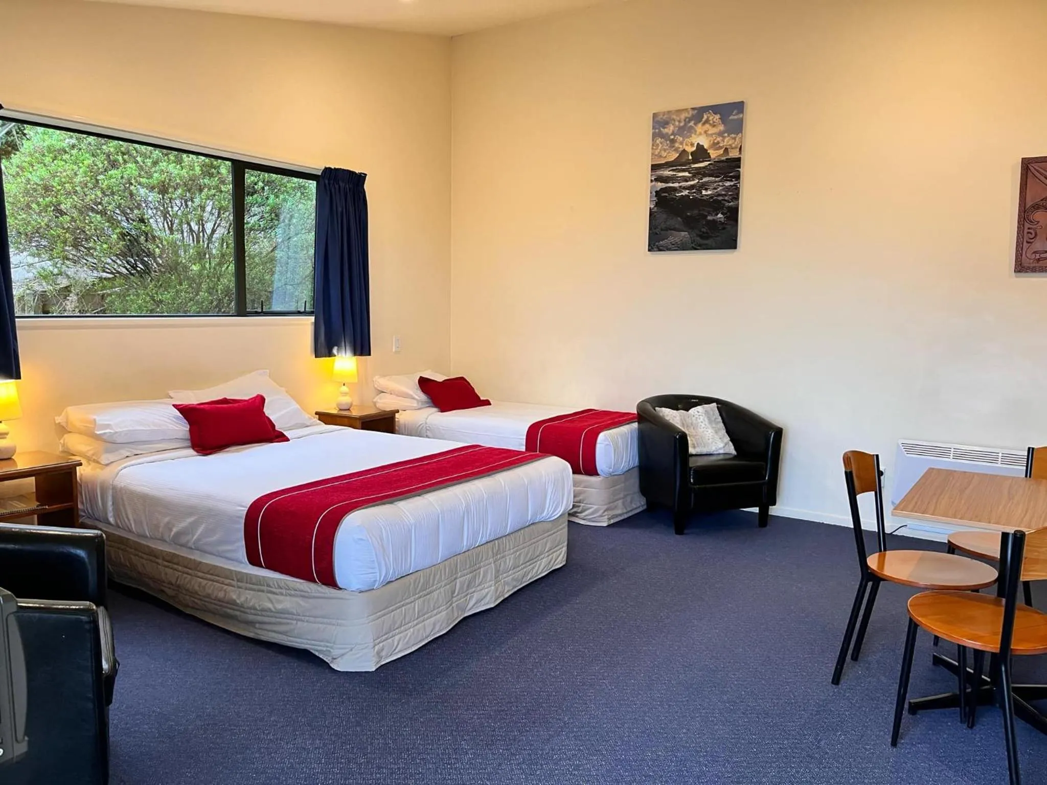 Bed in Sundowner Motel