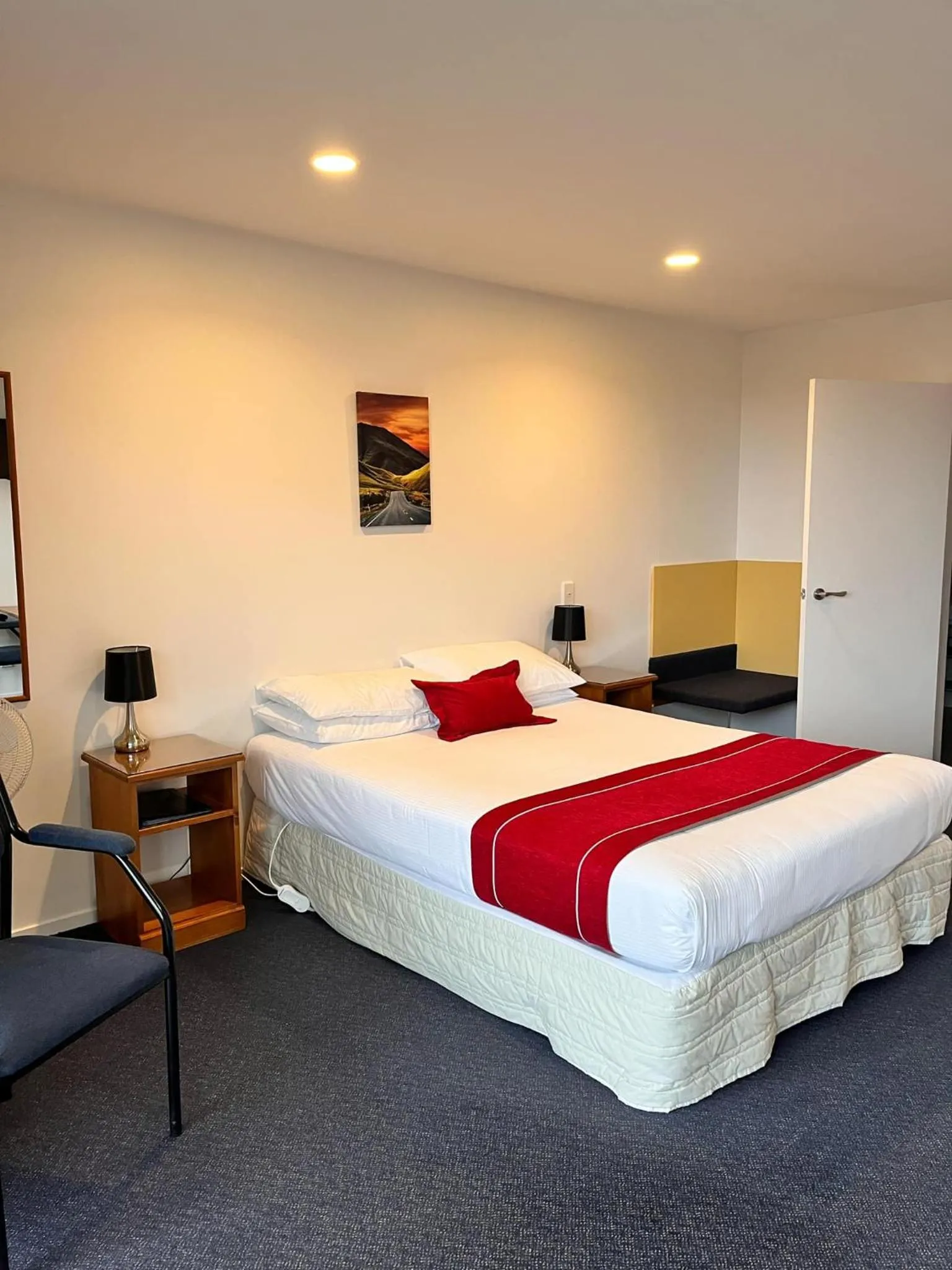 Bed in Sundowner Motel