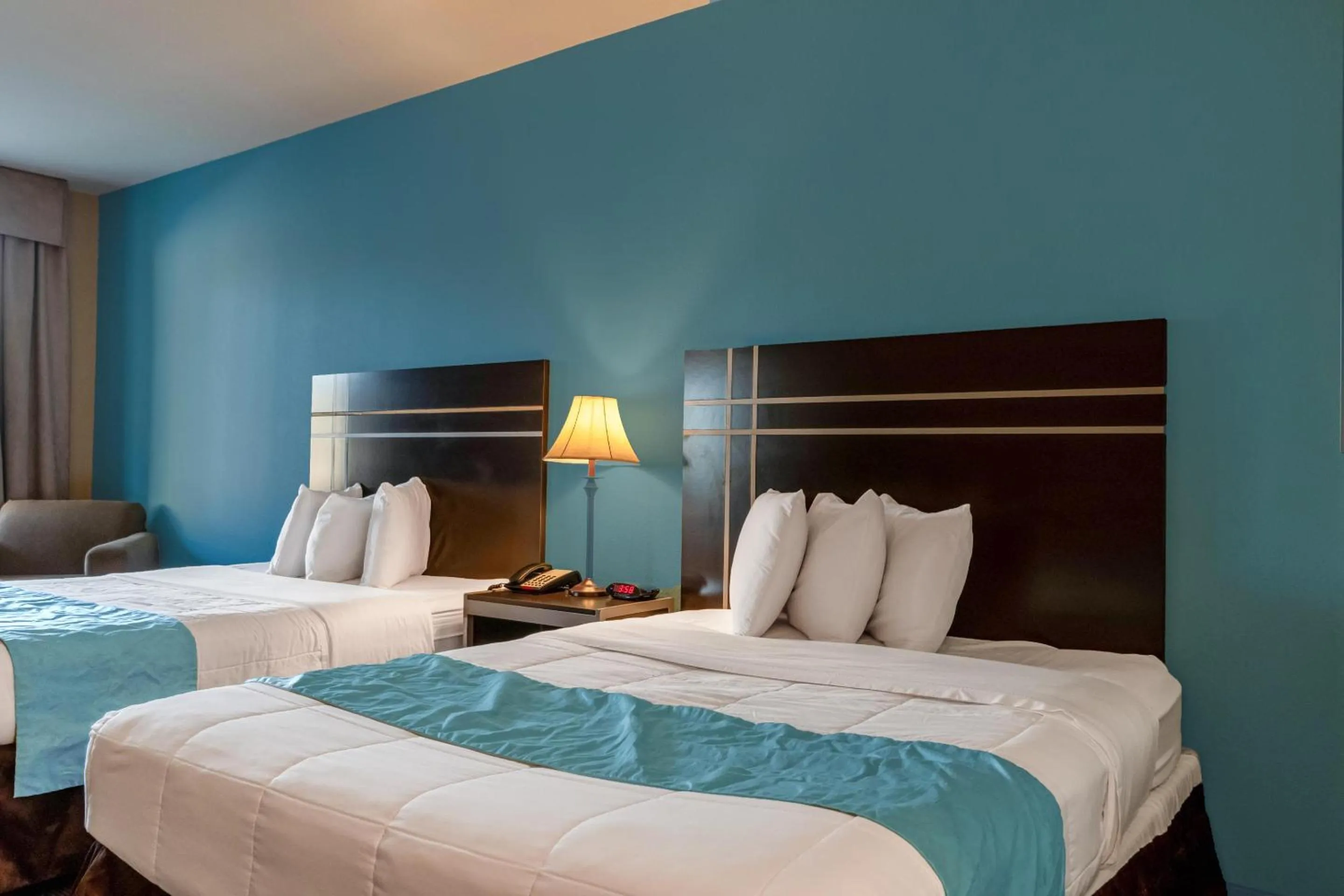 Bedroom, Bed in Moulton Inn & Suites By OYO Near Shiner TX