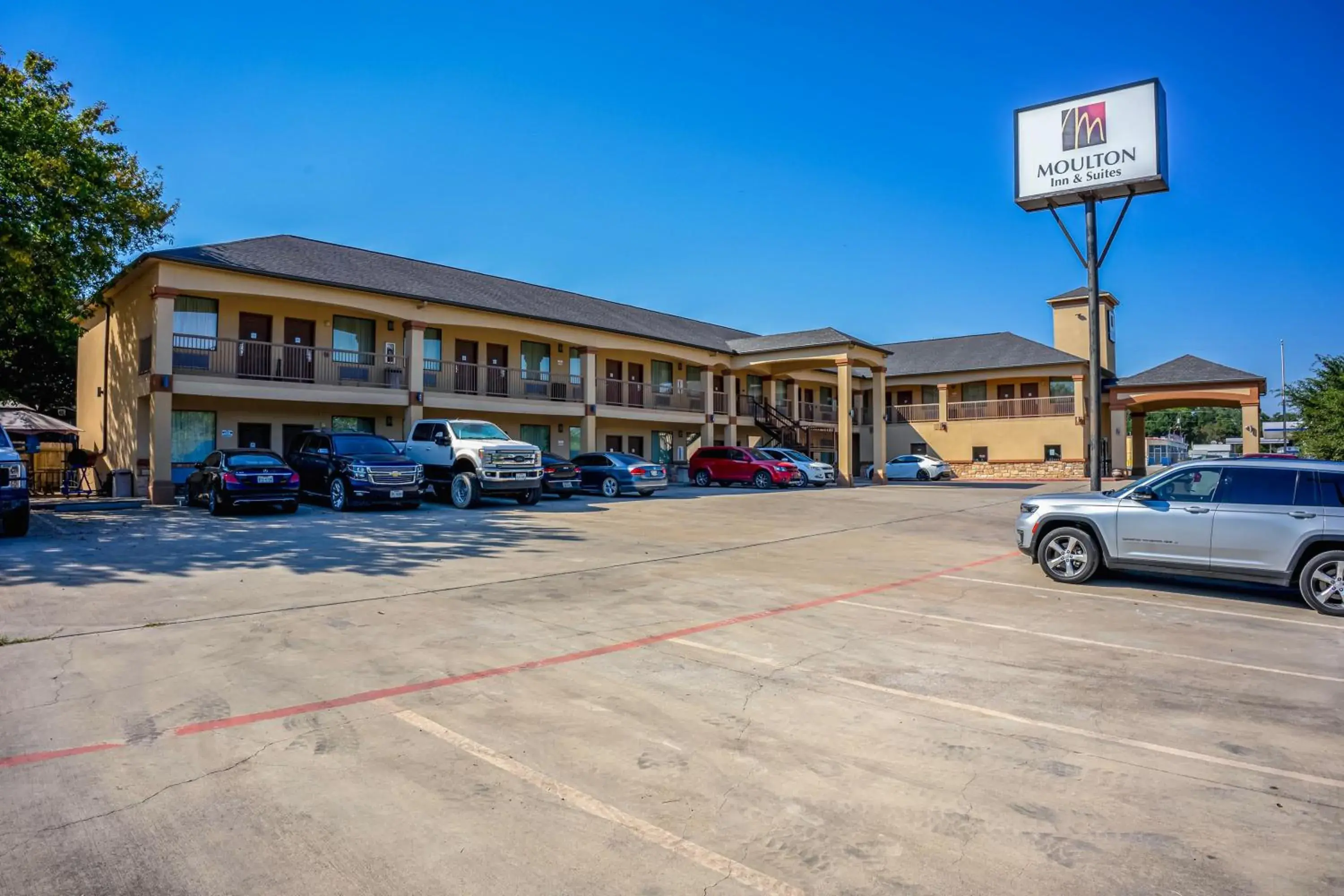 Moulton Inn & Suites By OYO Near Shiner TX Moulton Inn & Suites By OYO Near Shiner TX