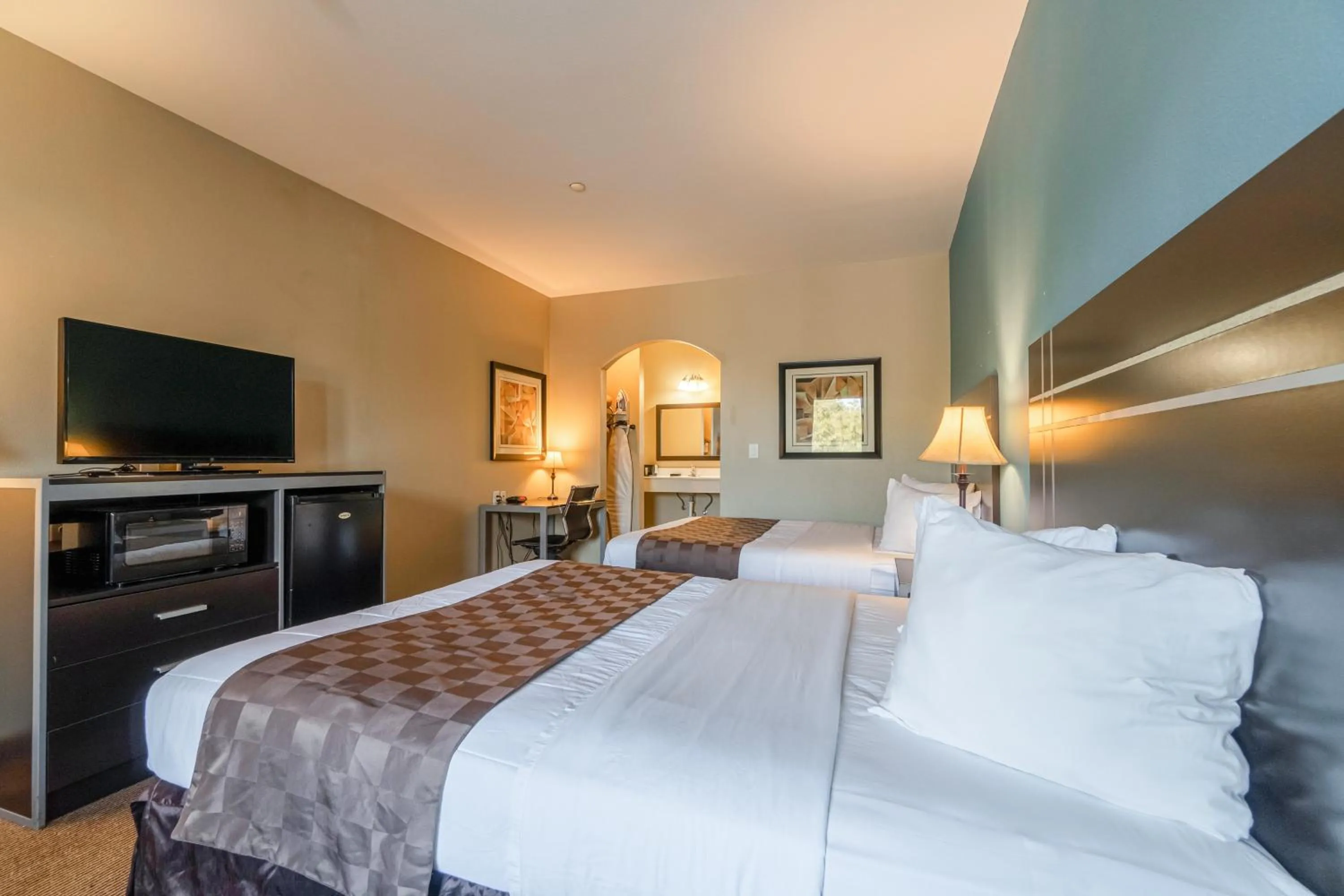 Bedroom, Bed in Moulton Inn & Suites By OYO Near Shiner TX