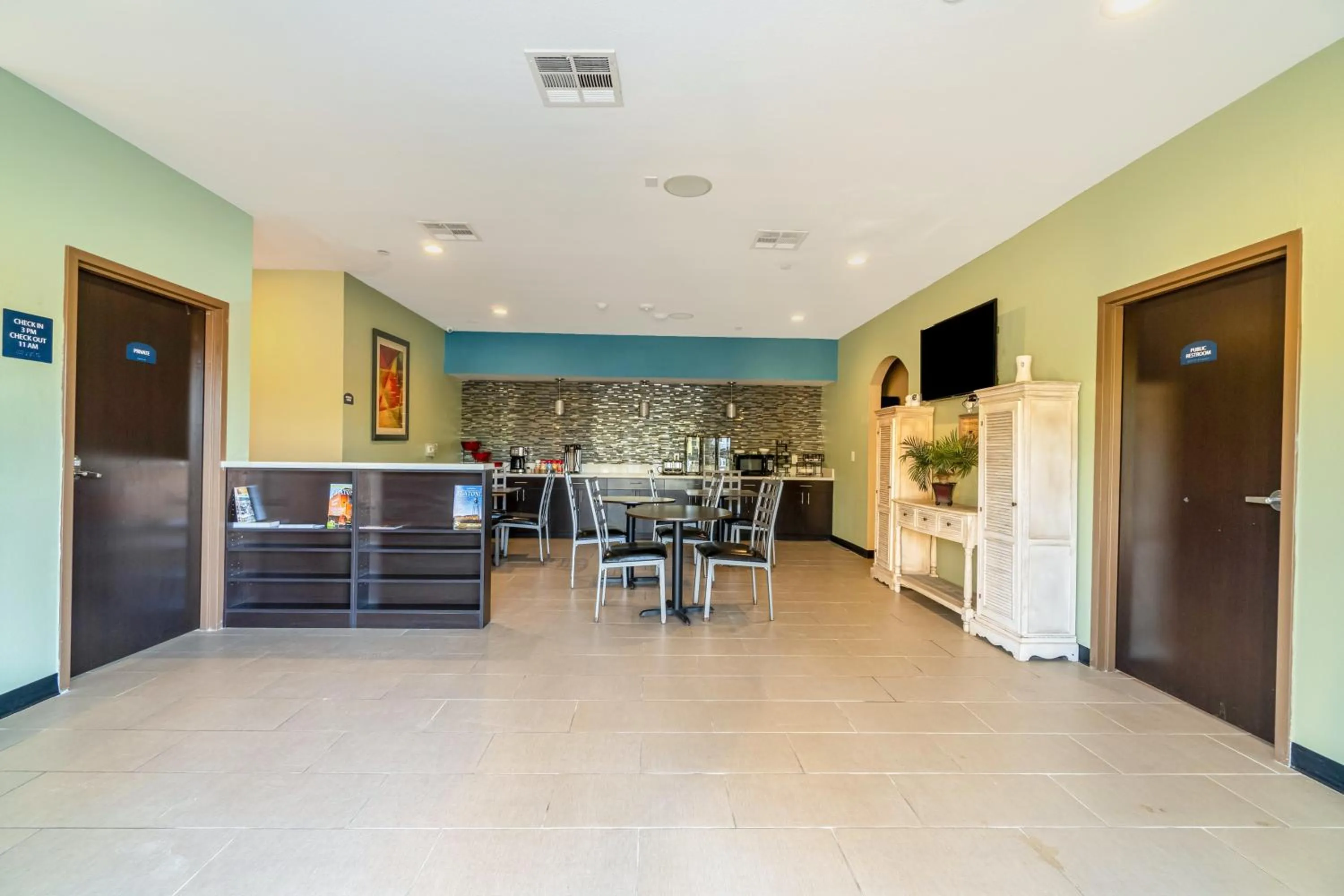 Lobby or reception in Moulton Inn & Suites By OYO Near Shiner TX