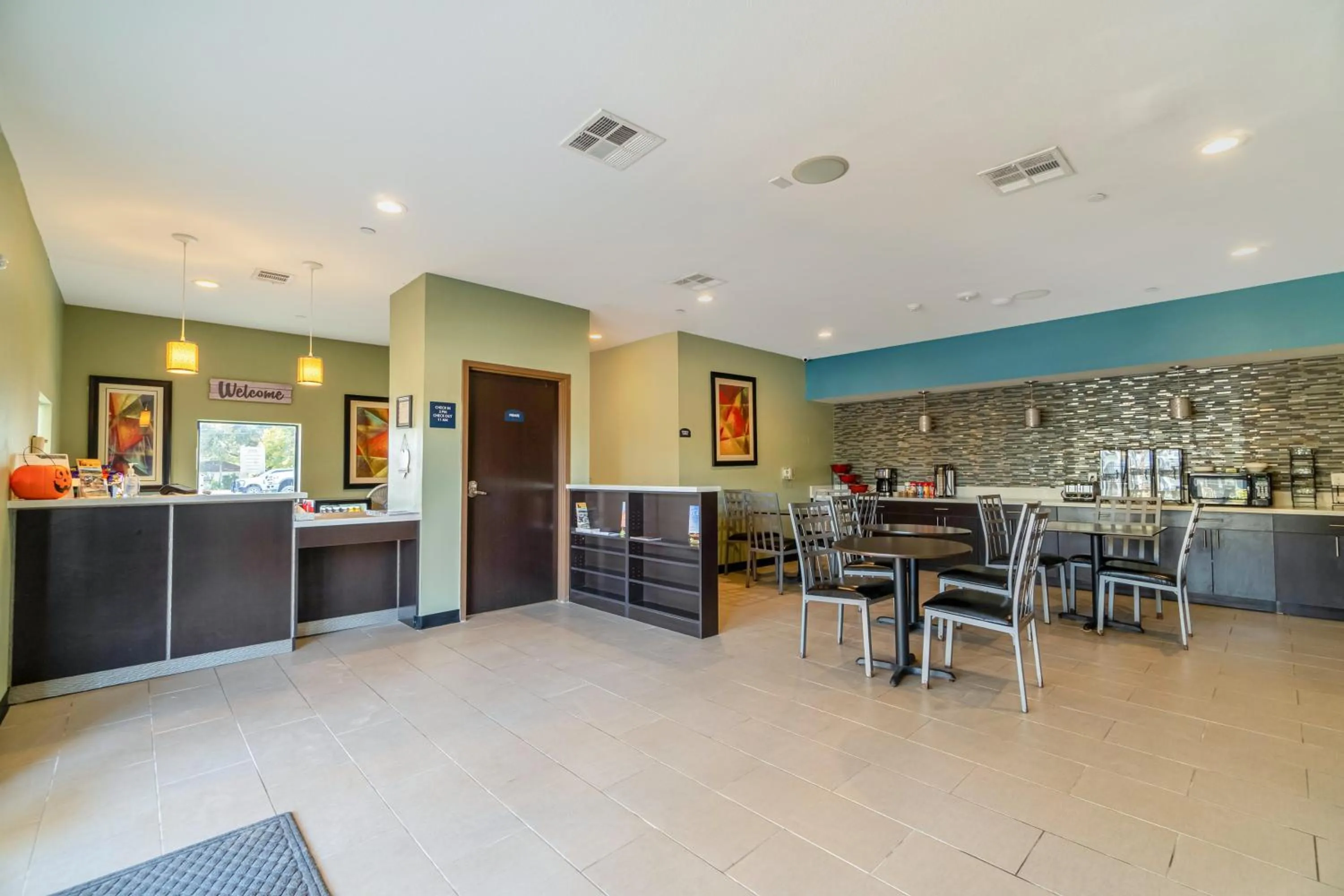 Lobby or reception in Moulton Inn & Suites By OYO Near Shiner TX
