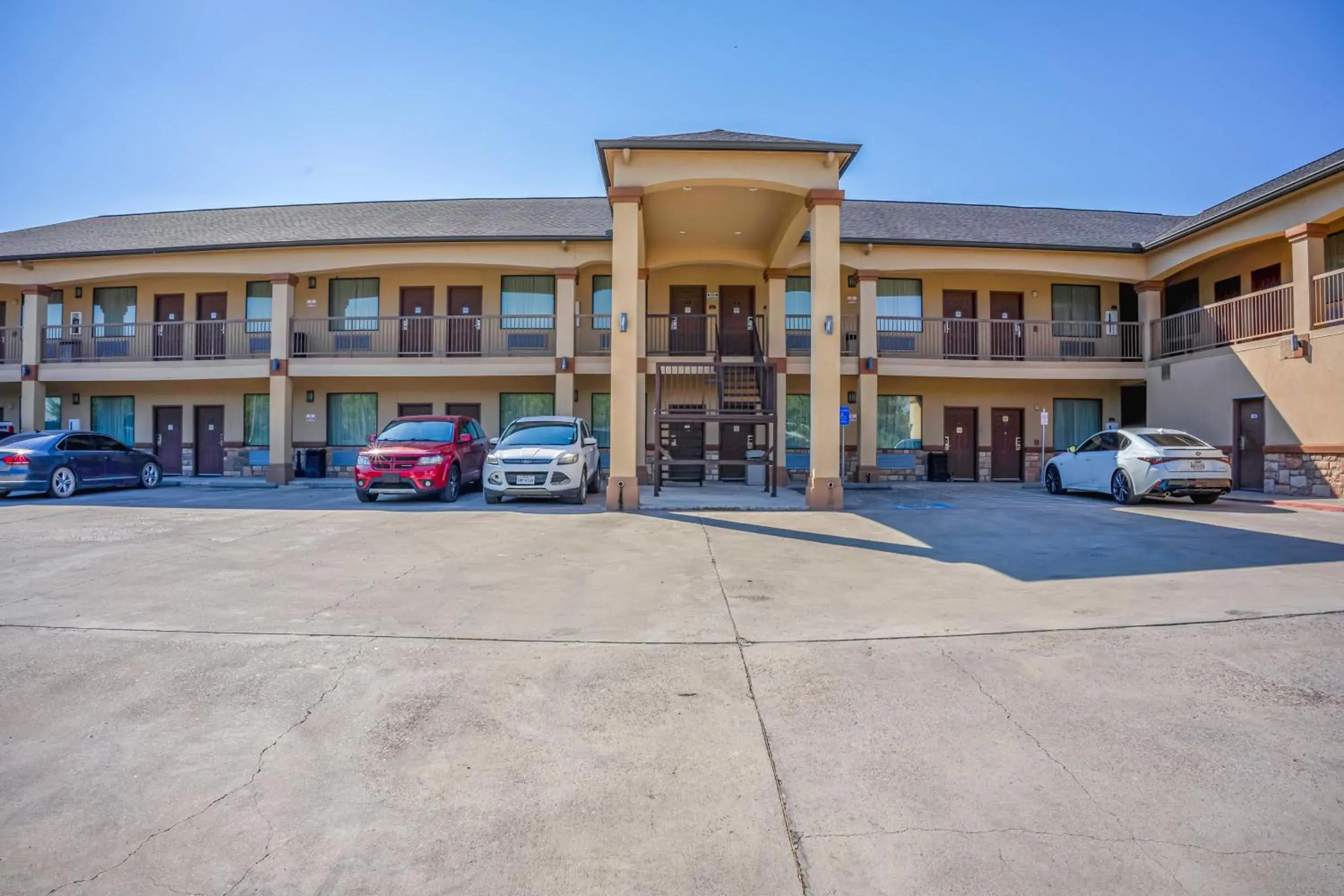 Moulton Inn & Suites By OYO Near Shiner TX Moulton Inn & Suites By OYO Near Shiner TX