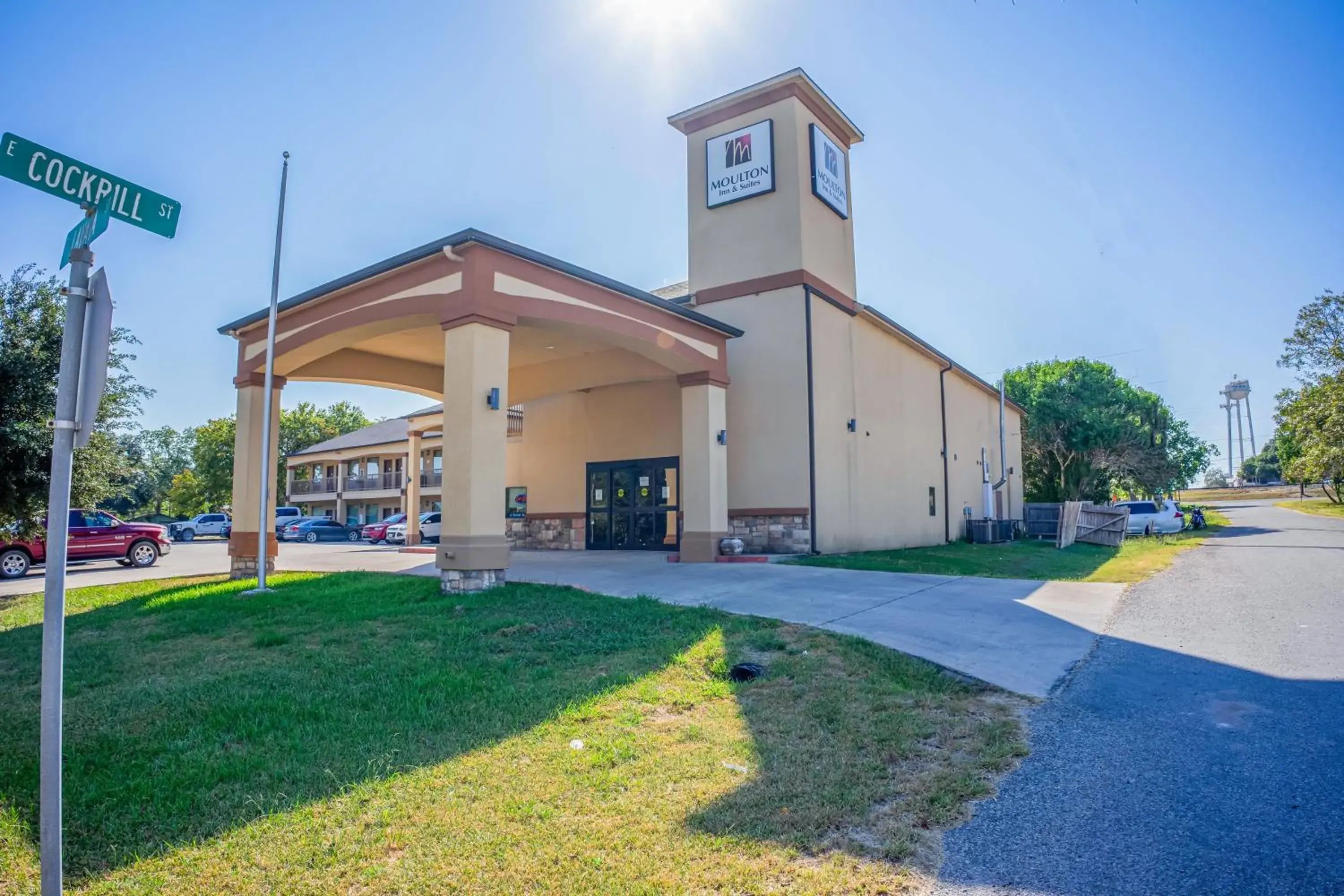 Moulton Inn & Suites By OYO Near Shiner TX Moulton Inn & Suites By OYO Near Shiner TX