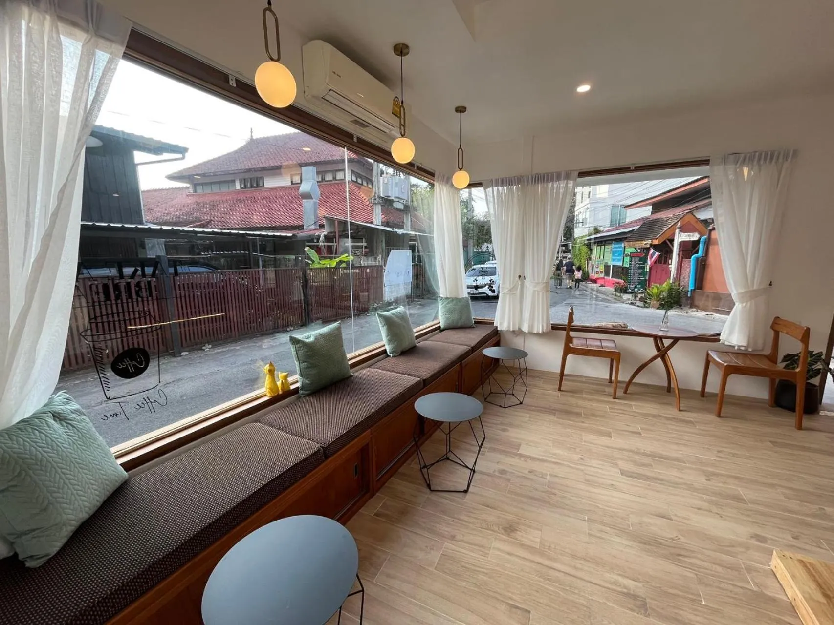 Restaurant/places to eat in Mesa Garden Villa