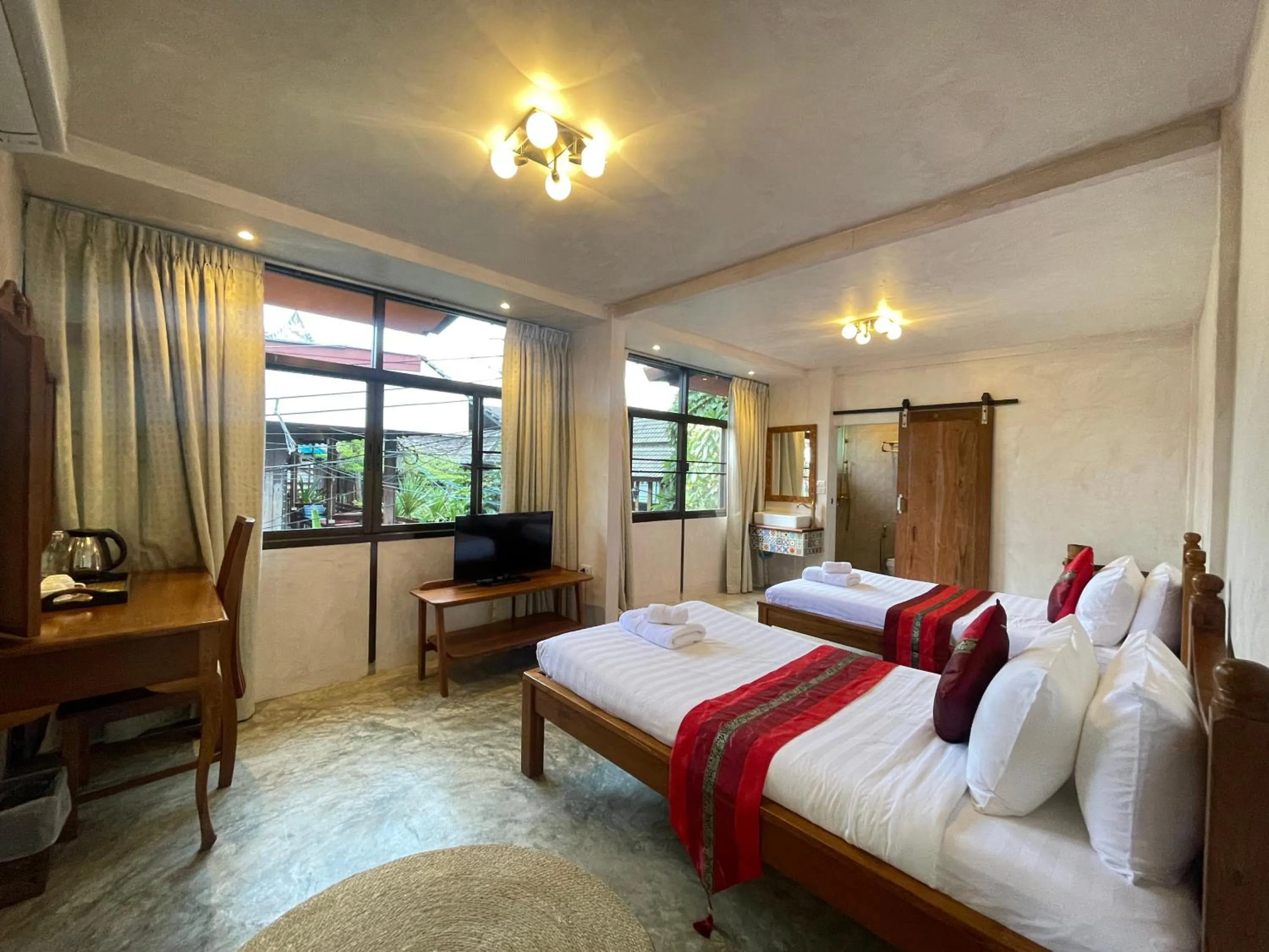 Photo of the whole room, Bed in Mesa Garden Villa