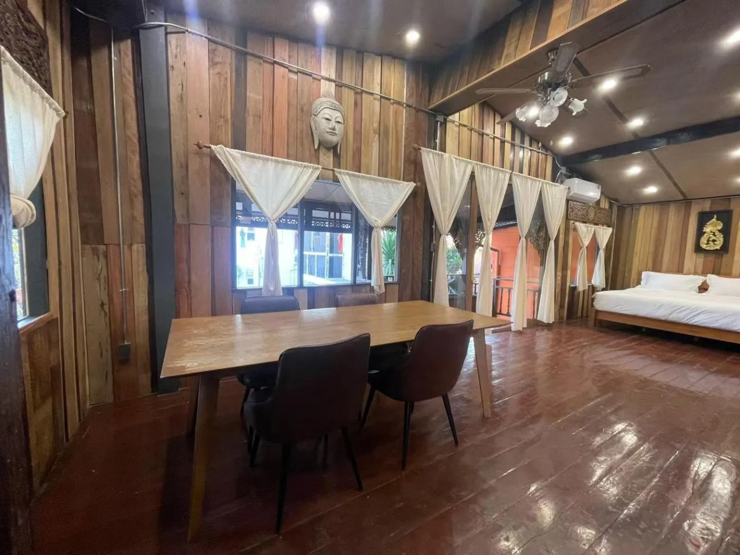 Photo of the whole room, Bed in Mesa Garden Villa