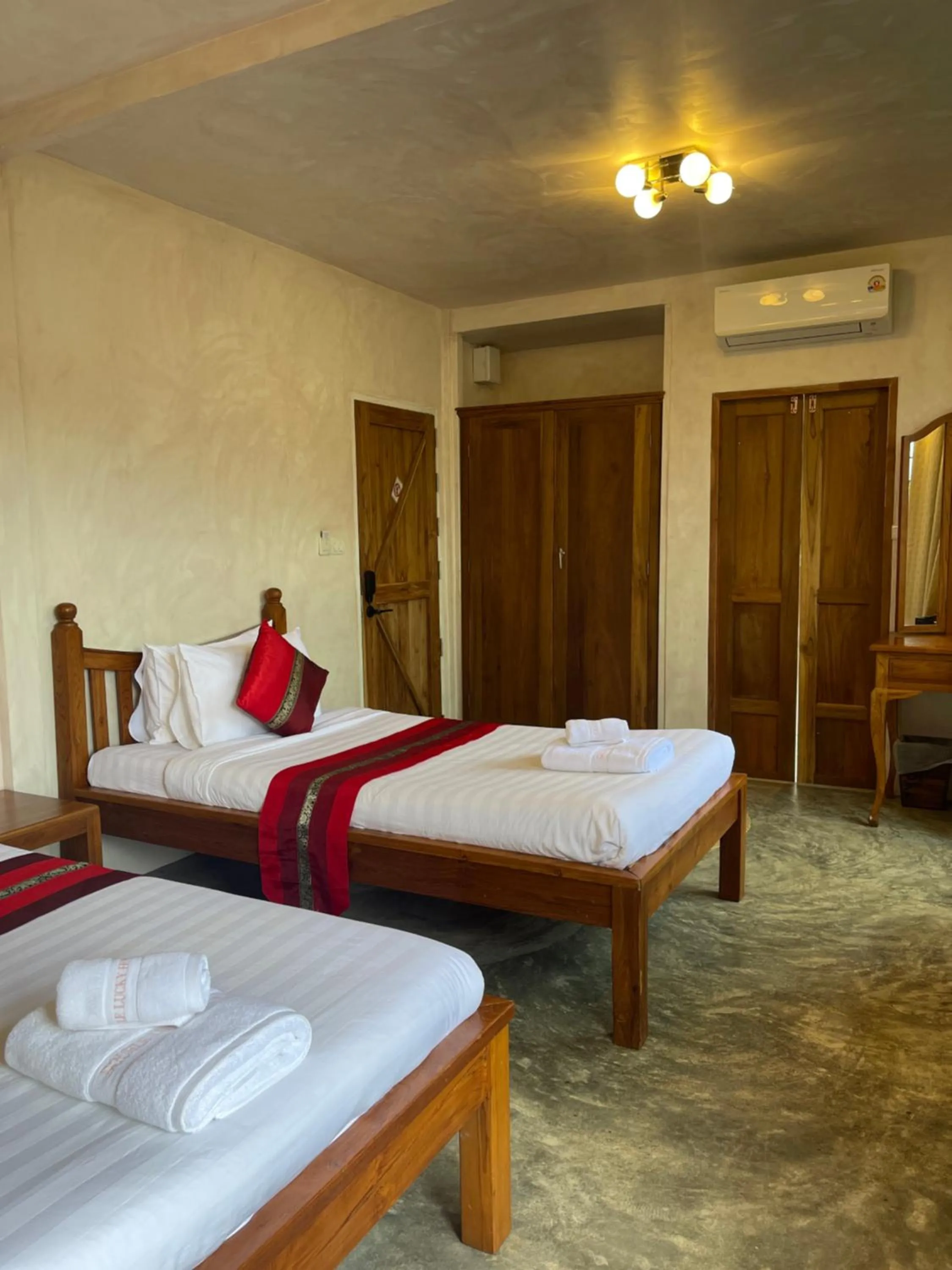 Photo of the whole room, Bed in Mesa Garden Villa