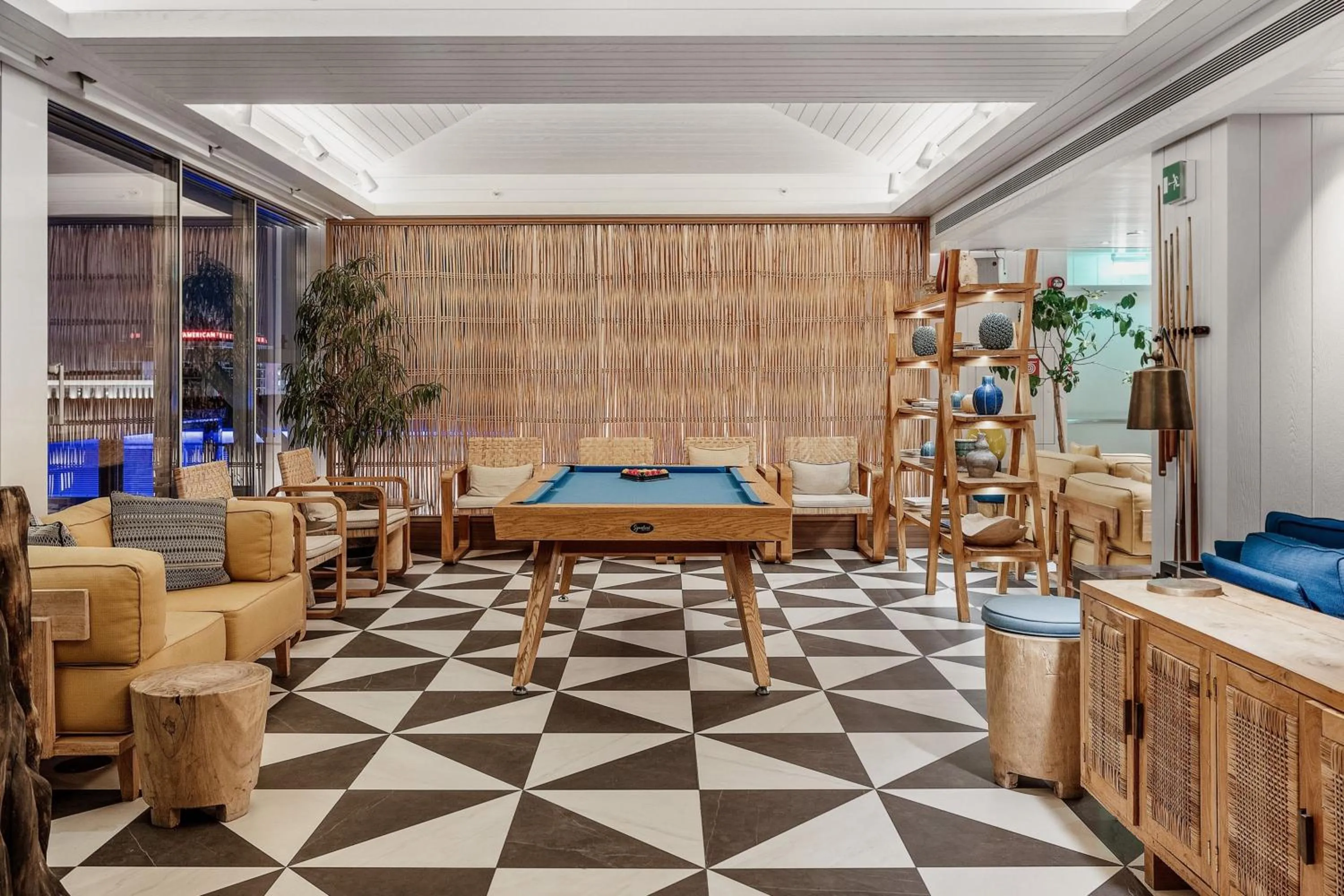 Restaurant/places to eat in Athens Marriott Hotel