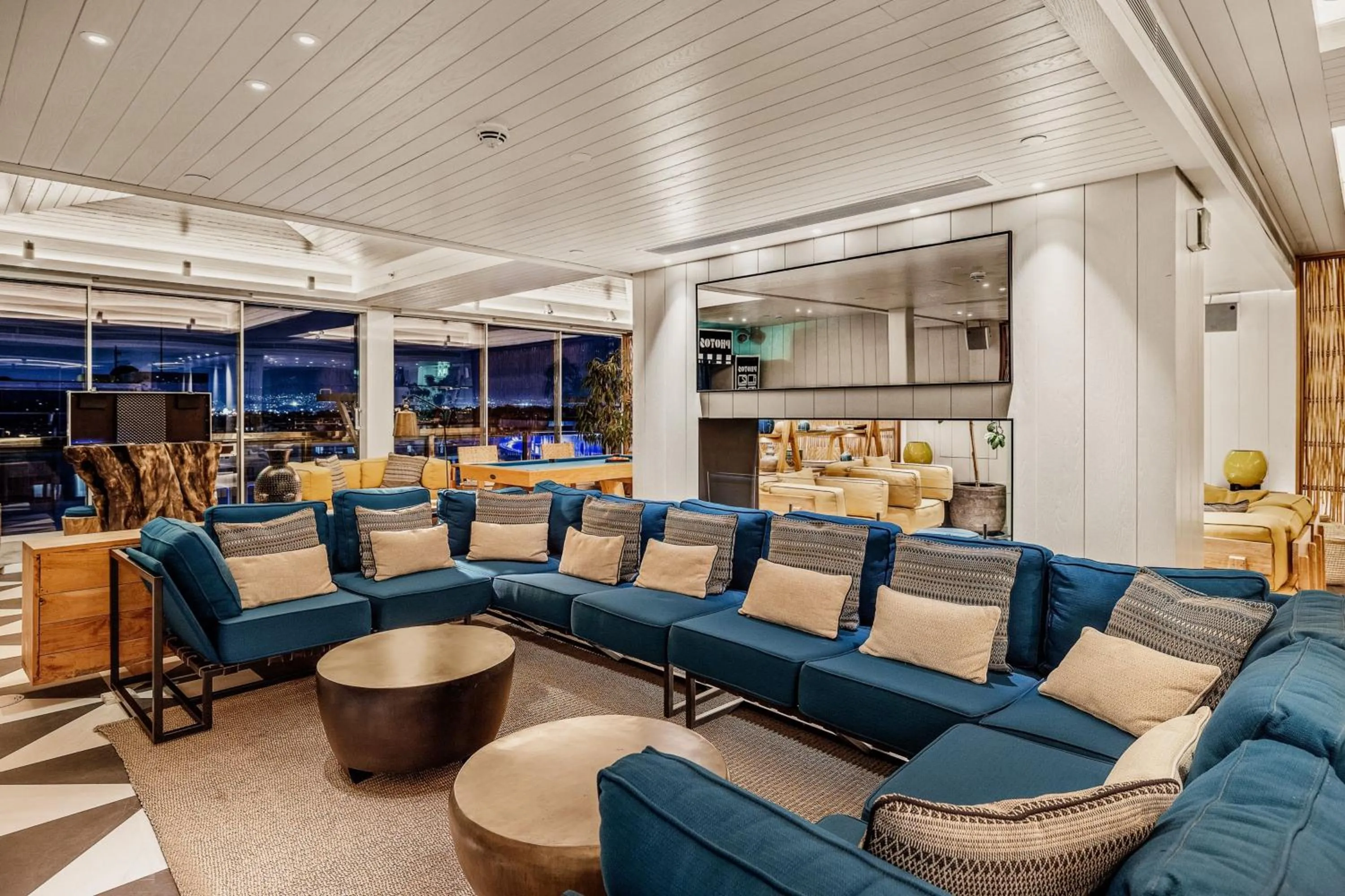 Restaurant/places to eat in Athens Marriott Hotel