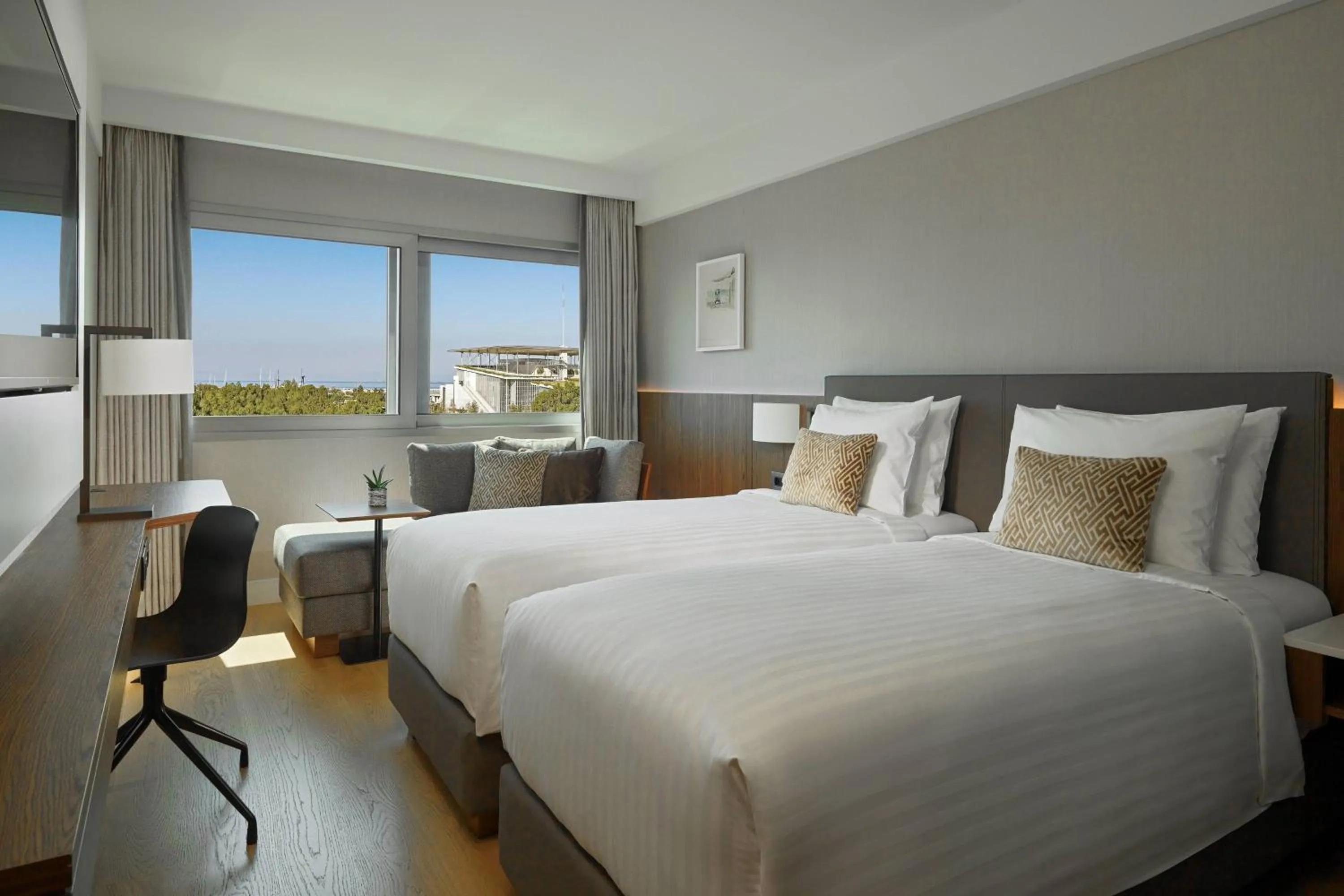 Photo of the whole room, Bed in Athens Marriott Hotel