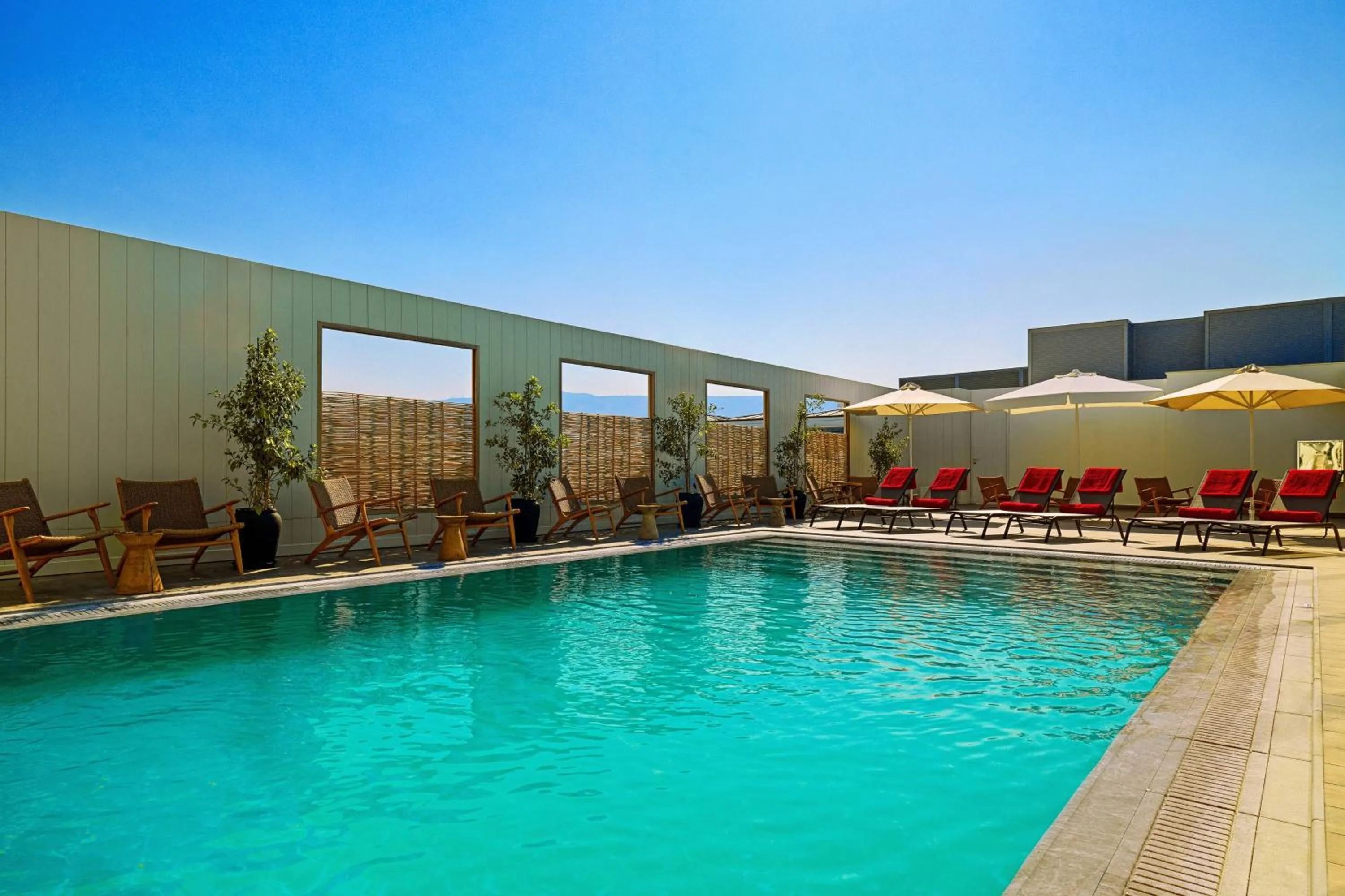 Swimming pool in Athens Marriott Hotel