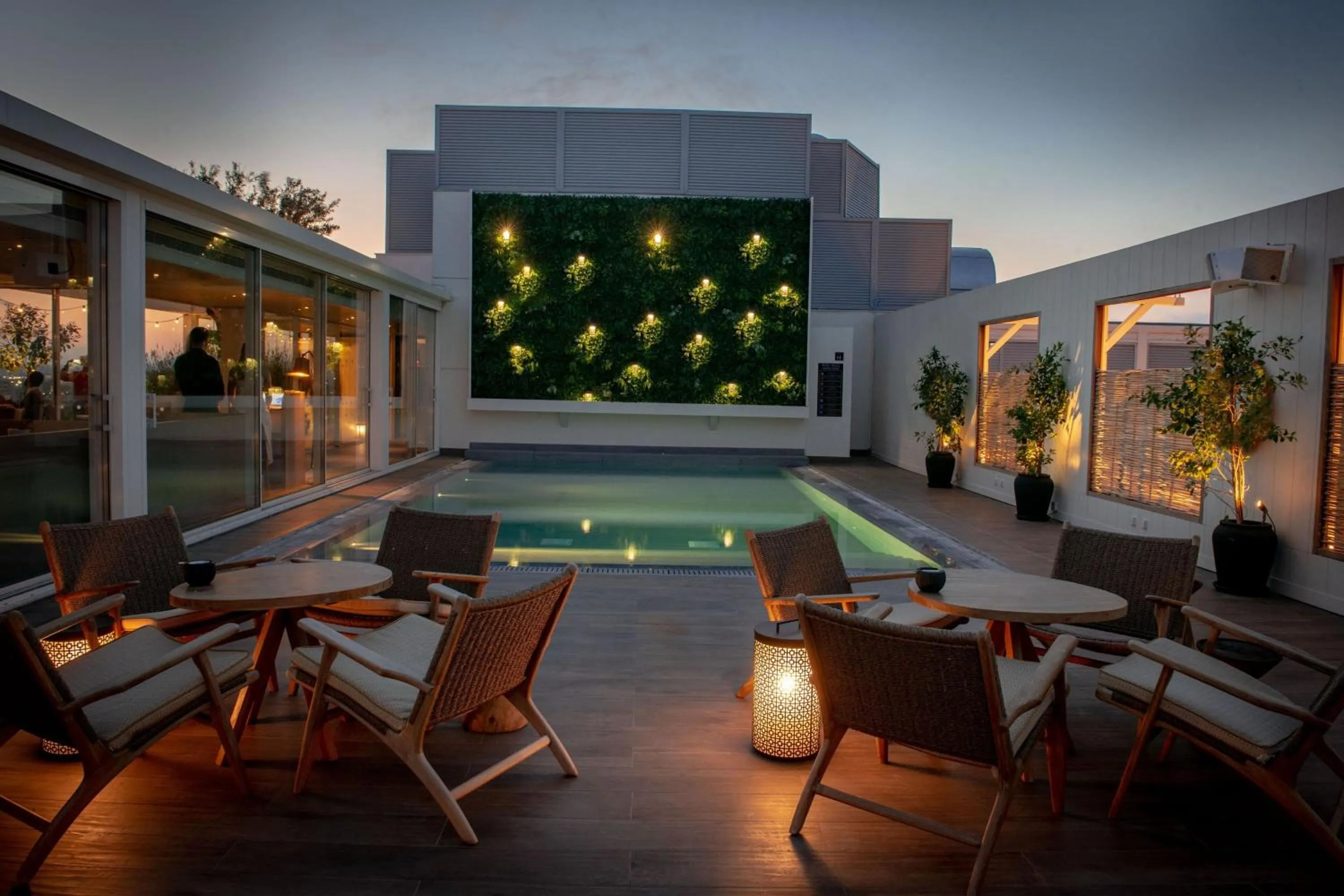 Swimming pool in Athens Marriott Hotel