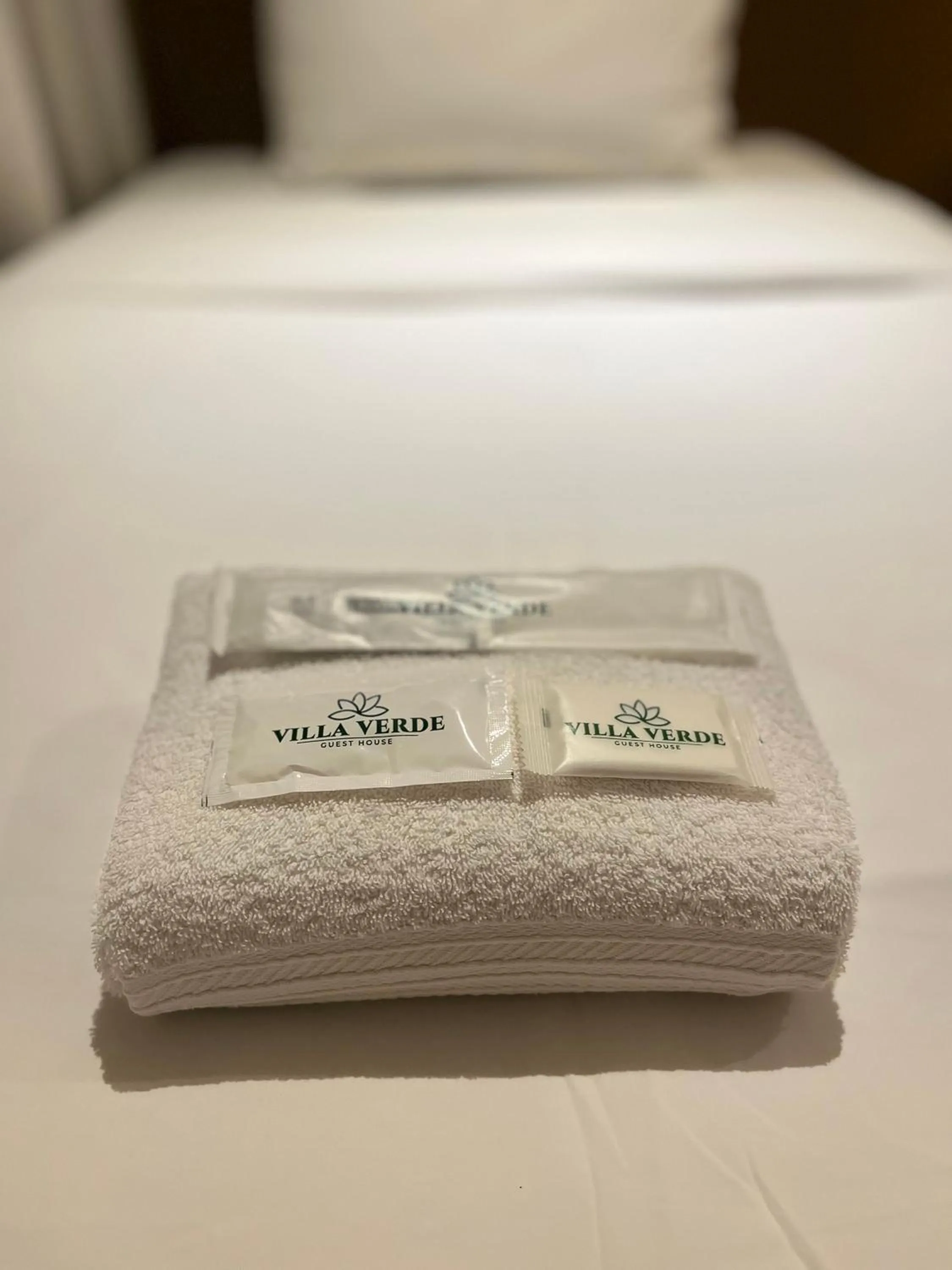 towels, Bed in Villa Verde Guest House
