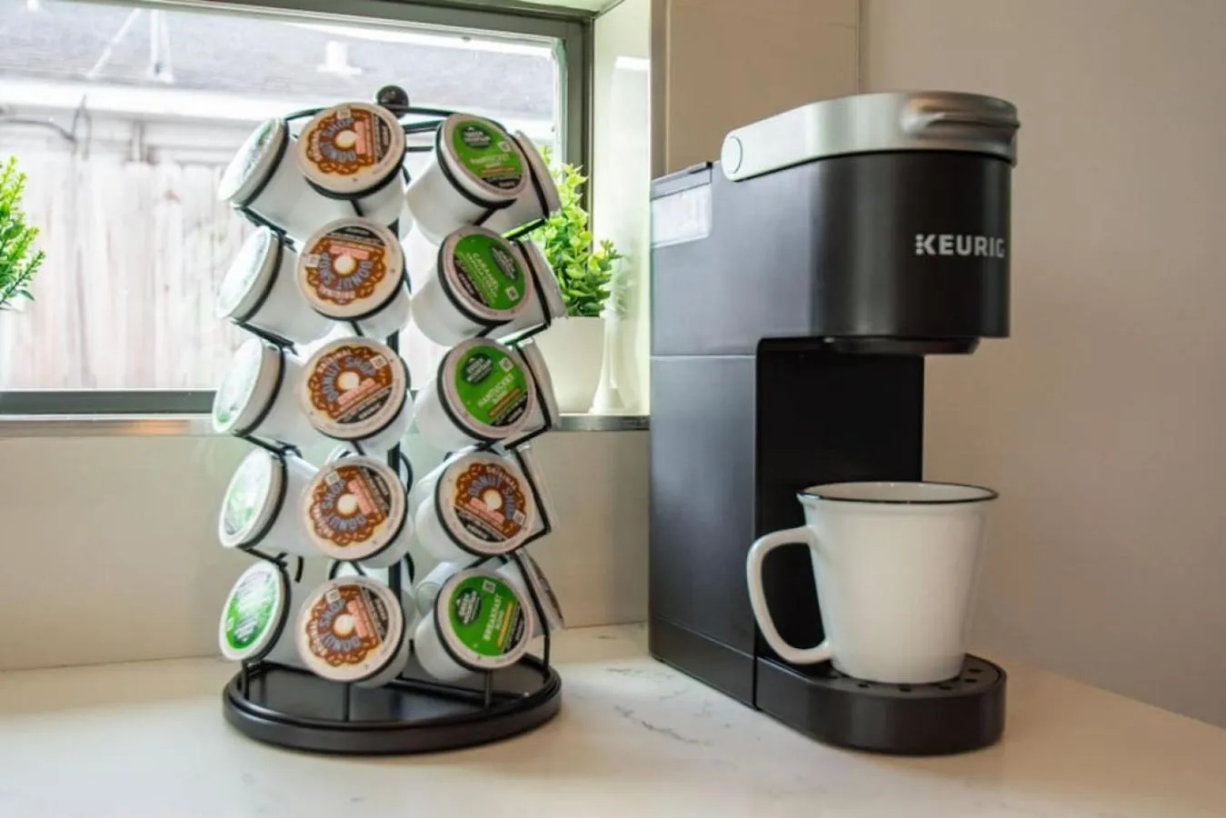 Coffee/tea facilities in Modern 4 Bedroom 4 Full Bathroom Near Downtown