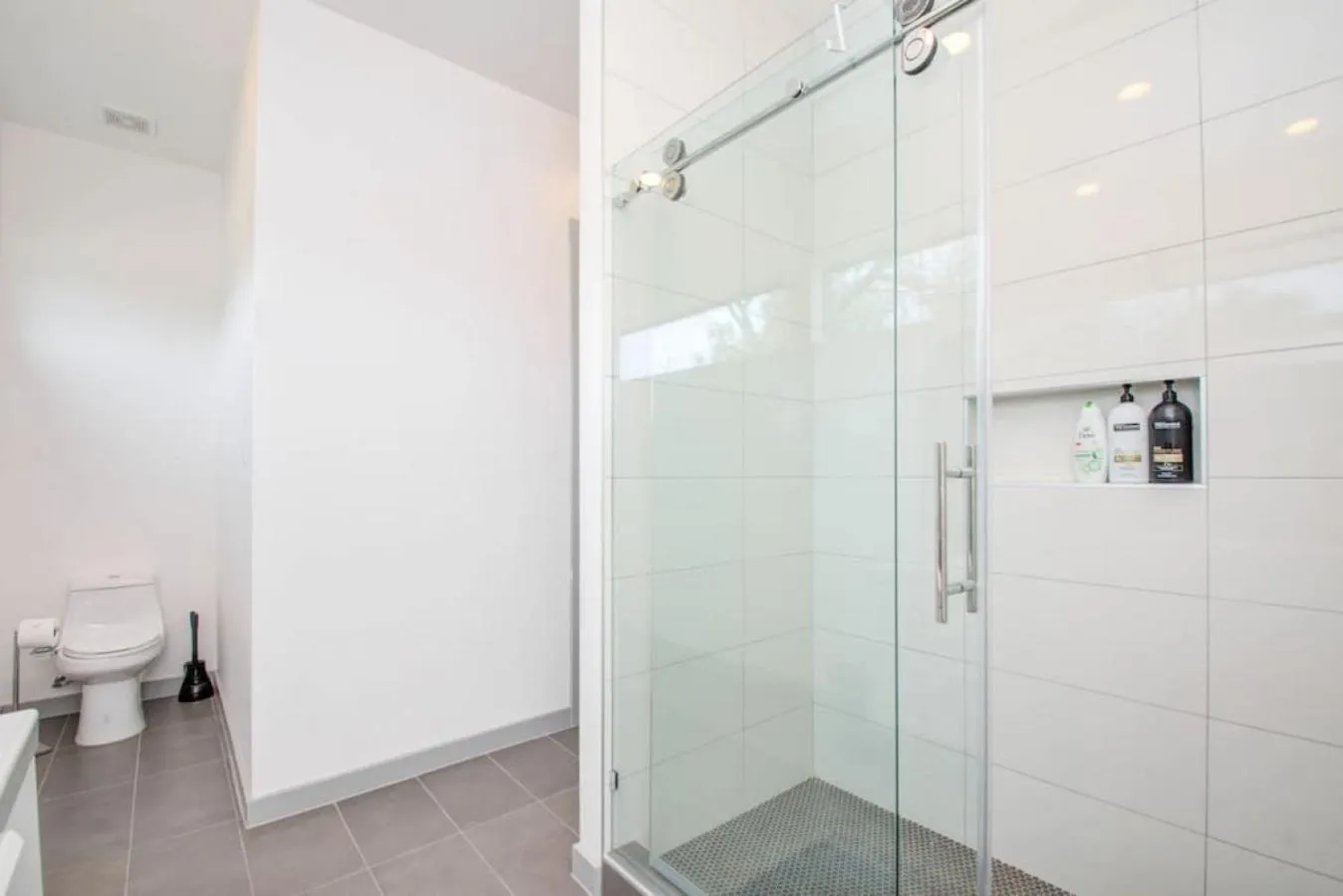 Bathroom in Modern 4 Bedroom 4 Full Bathroom Near Downtown