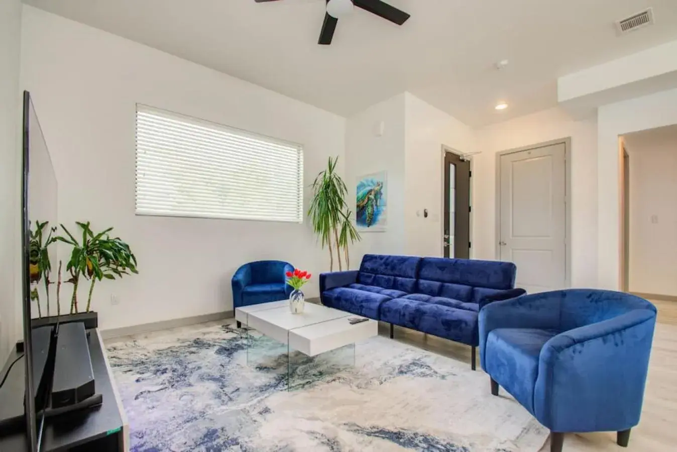 Modern 4 Bedroom 4 Full Bathroom Near Downtown Modern 4 Bedroom 4 Full Bathroom Near Downtown