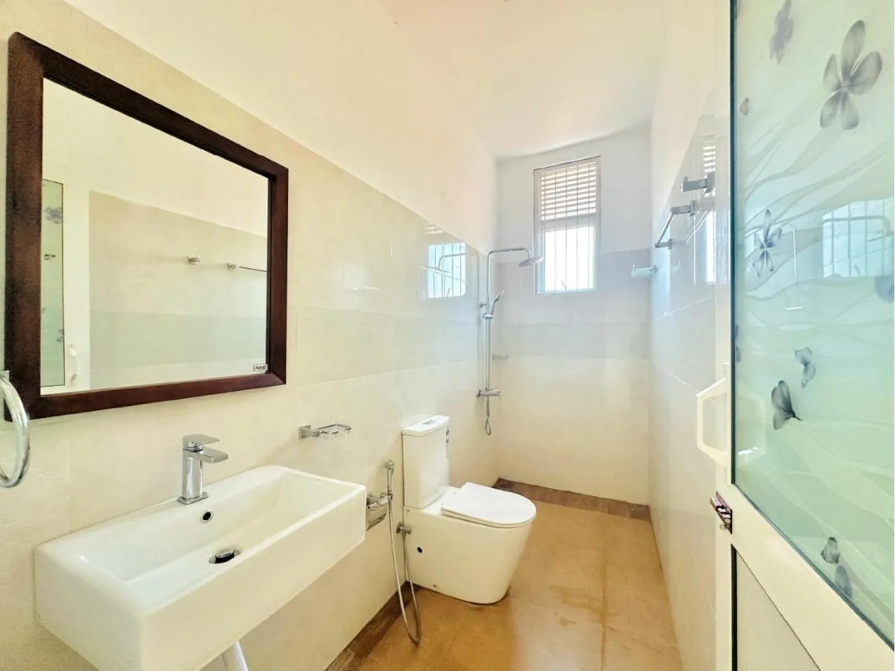 Bathroom in Sea Breeze Guest House Negombo