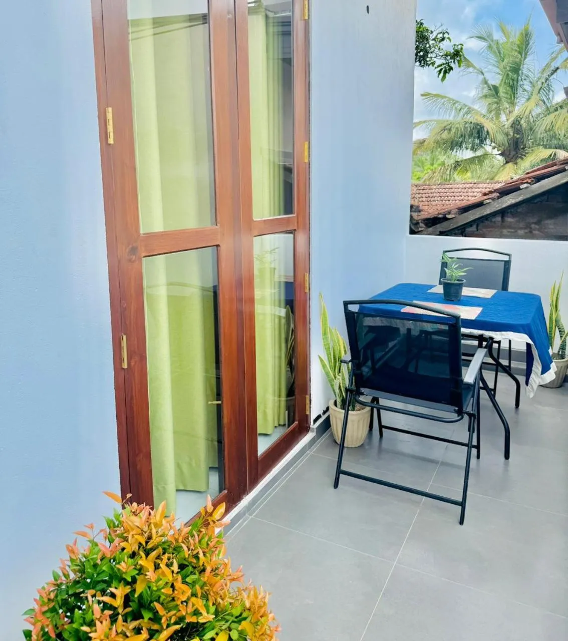 Balcony/Terrace in Sea Breeze Guest House Negombo