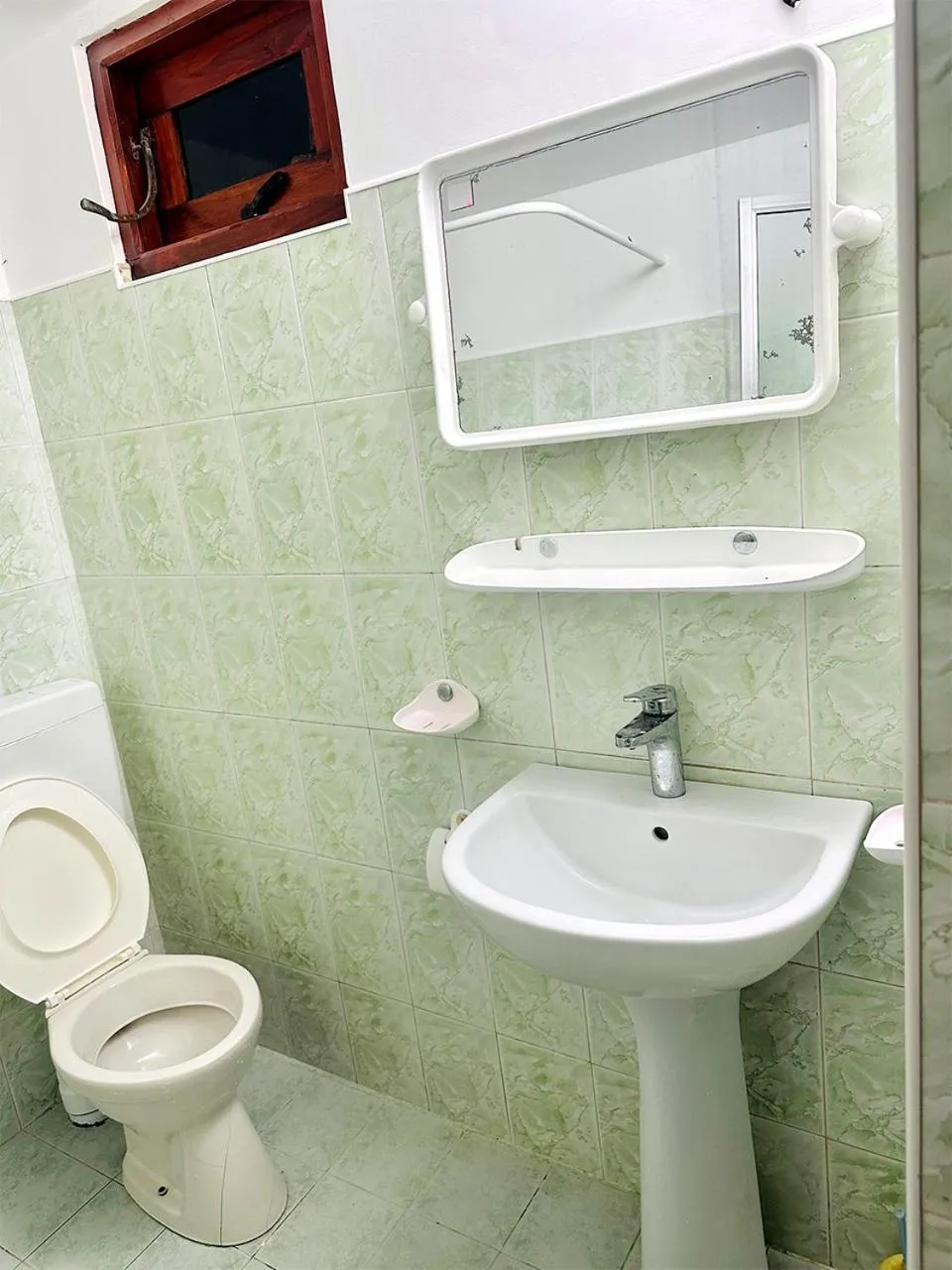 Toilet in Sea Breeze Guest House Negombo