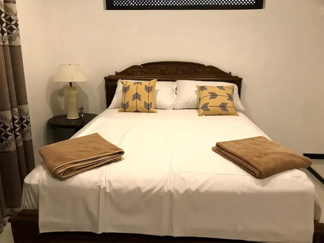 Deluxe King Room - single occupancy in Sea Breeze Guest House Negombo Deluxe King Room - single occupancy in Sea Breeze Guest House Negombo