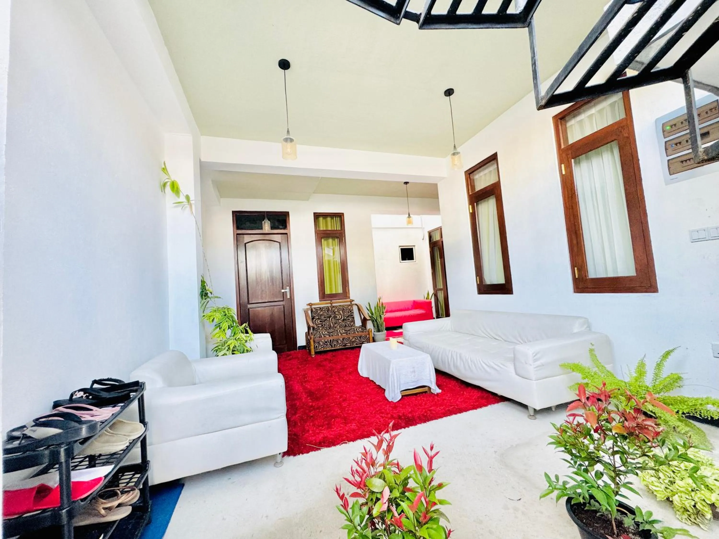 Seating area in Sea Breeze Guest House Negombo