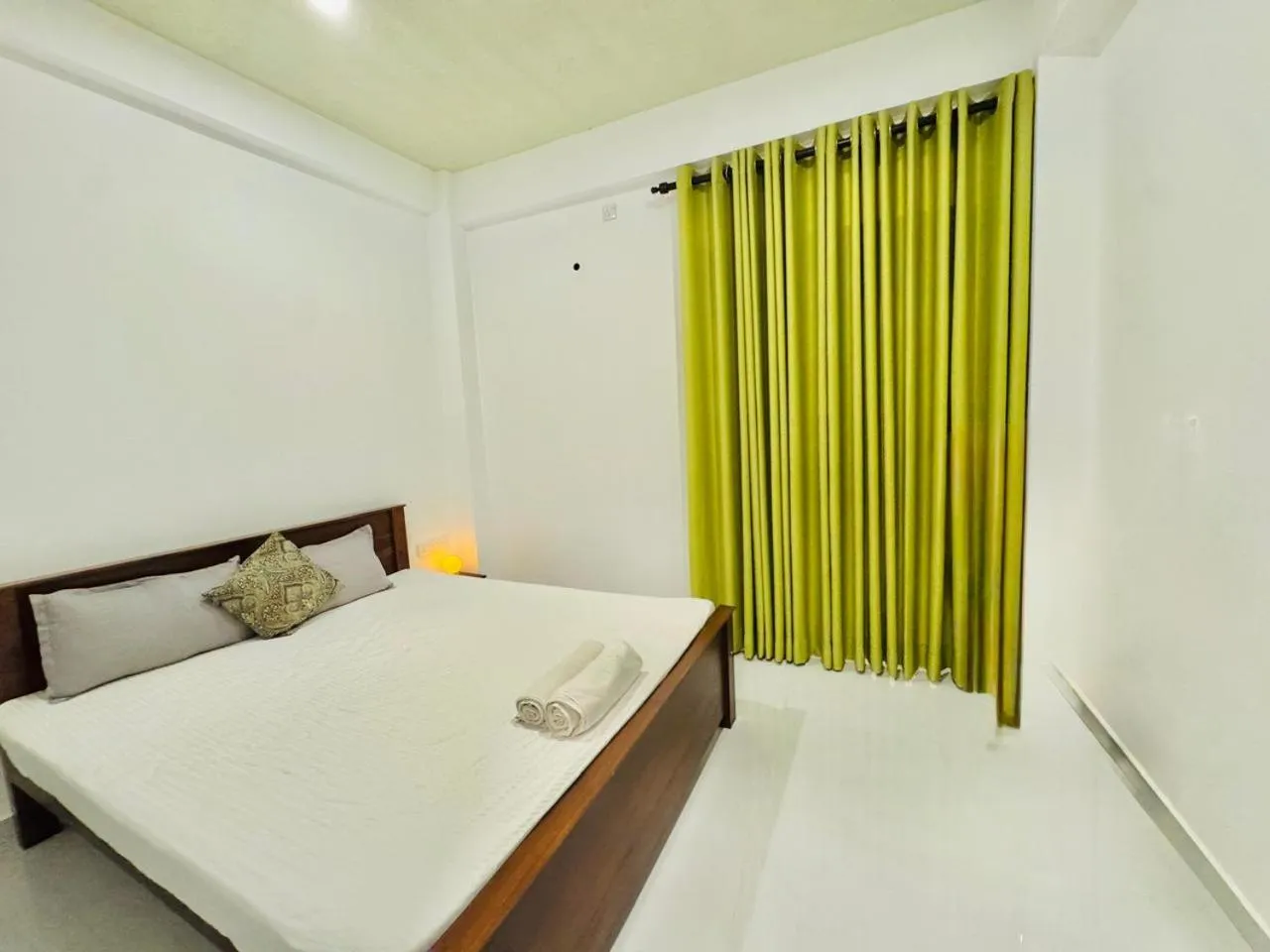 Balcony/Terrace, Bed in Sea Breeze Guest House Negombo