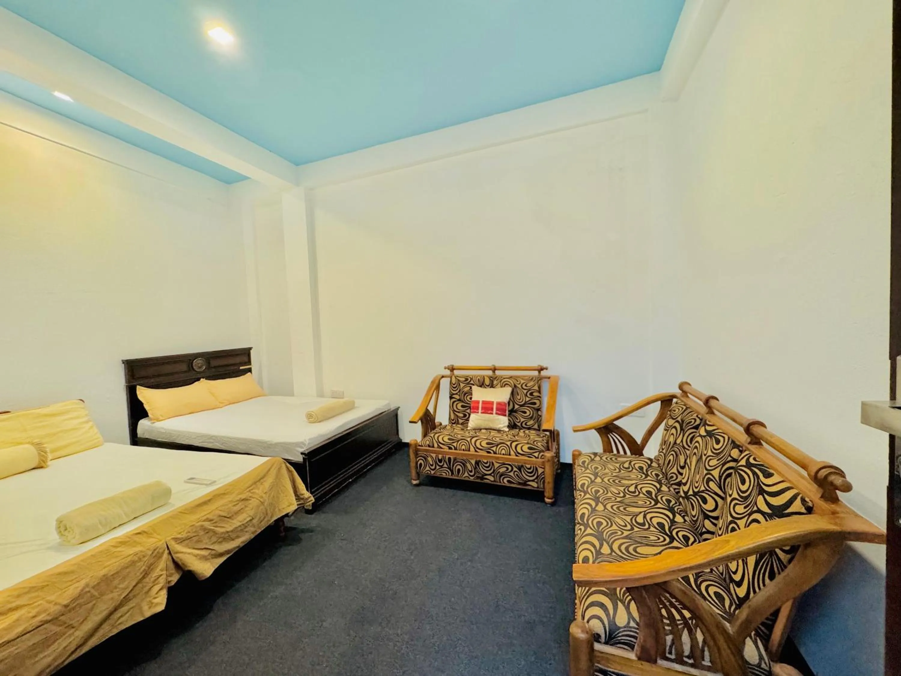 Bed in Sea Breeze Guest House Negombo