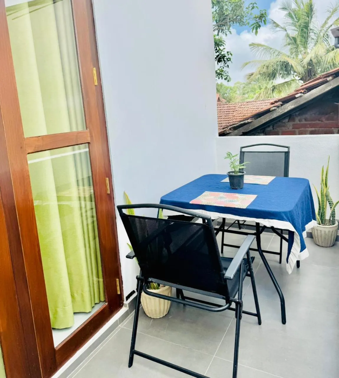 Balcony/Terrace in Sea Breeze Guest House Negombo