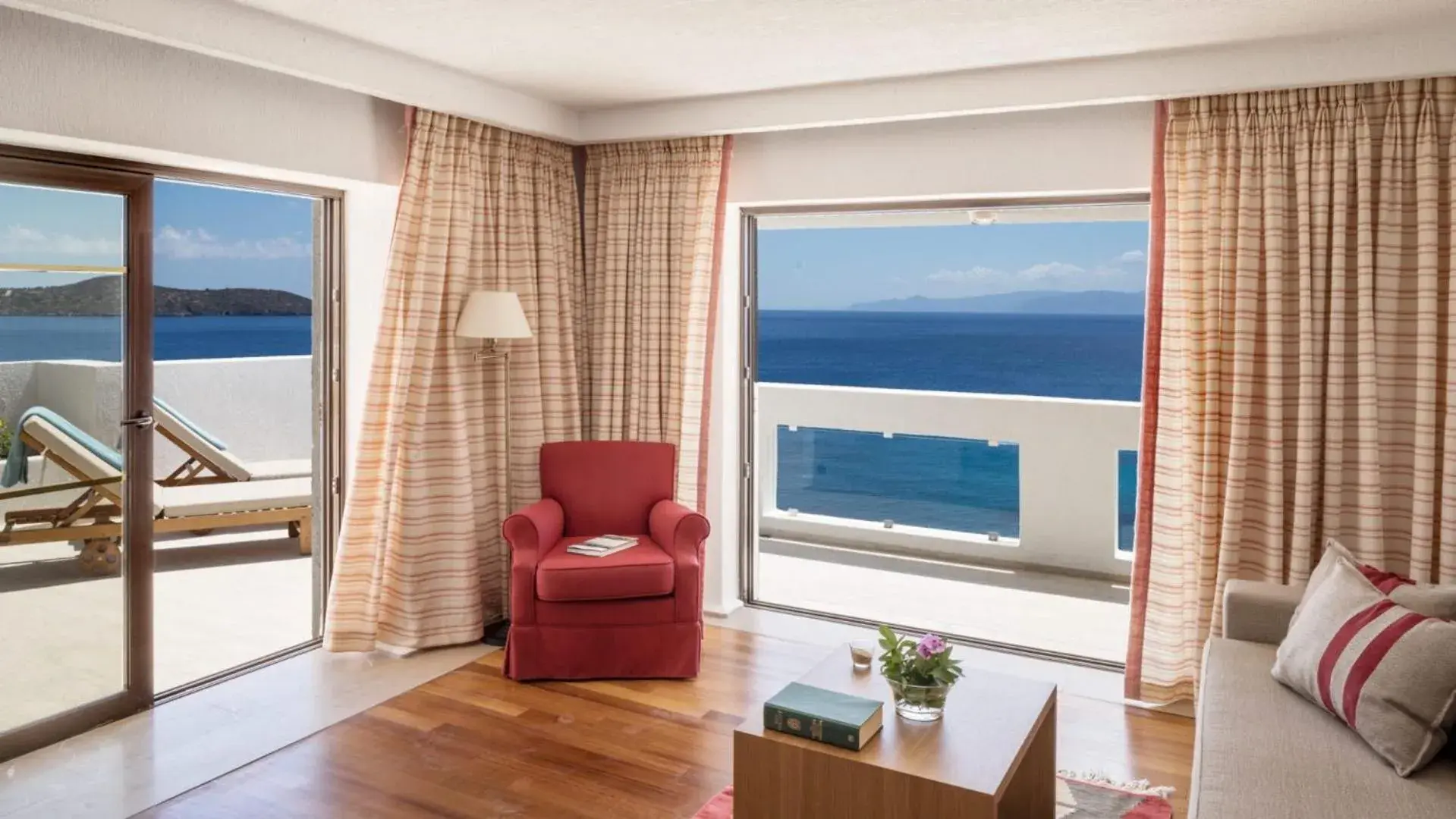 Living room in Elounda Mare Relais & Châteaux Hotel Living room in Elounda Mare Relais & Châteaux Hotel