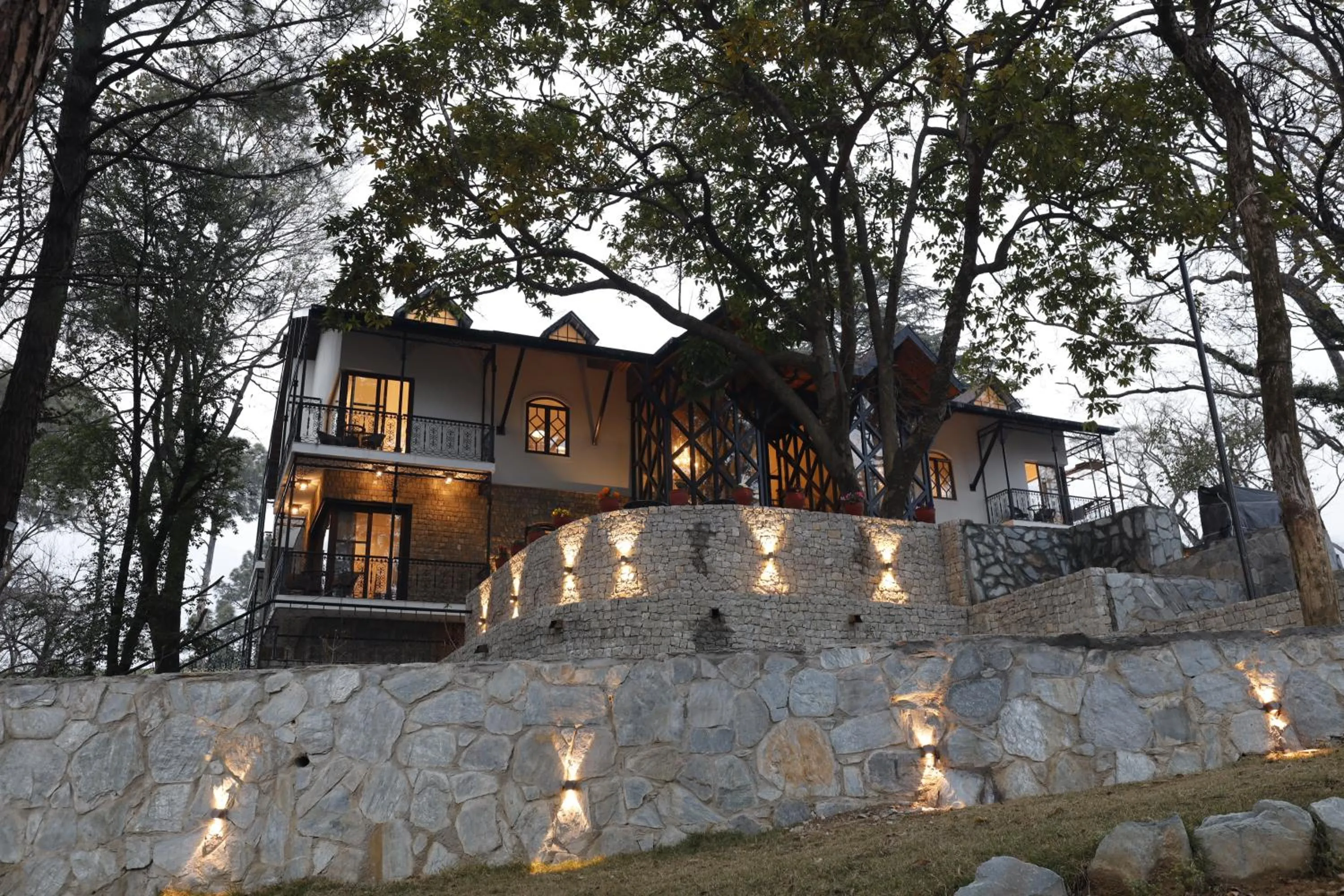 Property building in Infinitea Dakbunglow Palampur