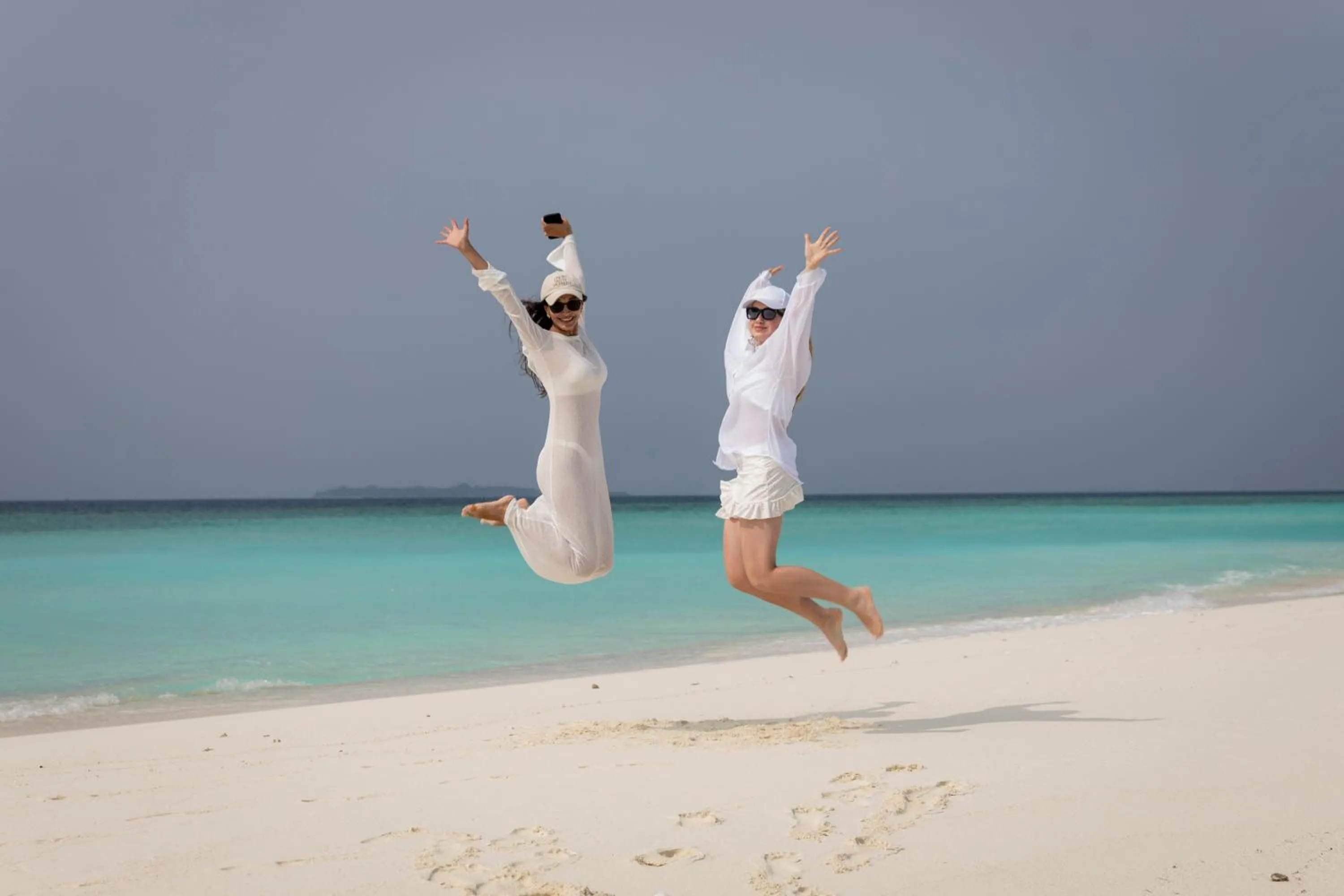 Guests in Dhonfulhafi Beach View