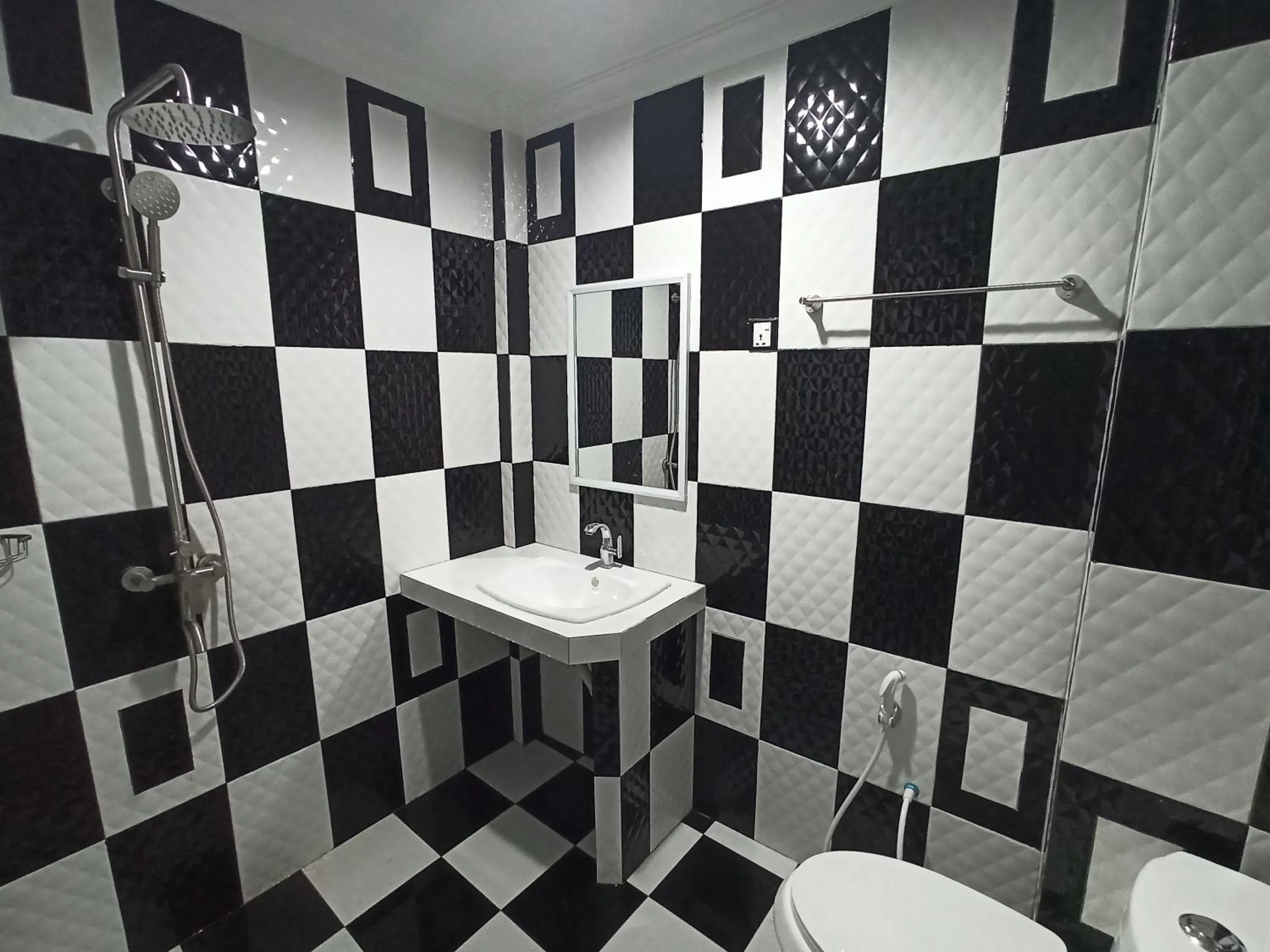 Shower in Dhonfulhafi Beach View