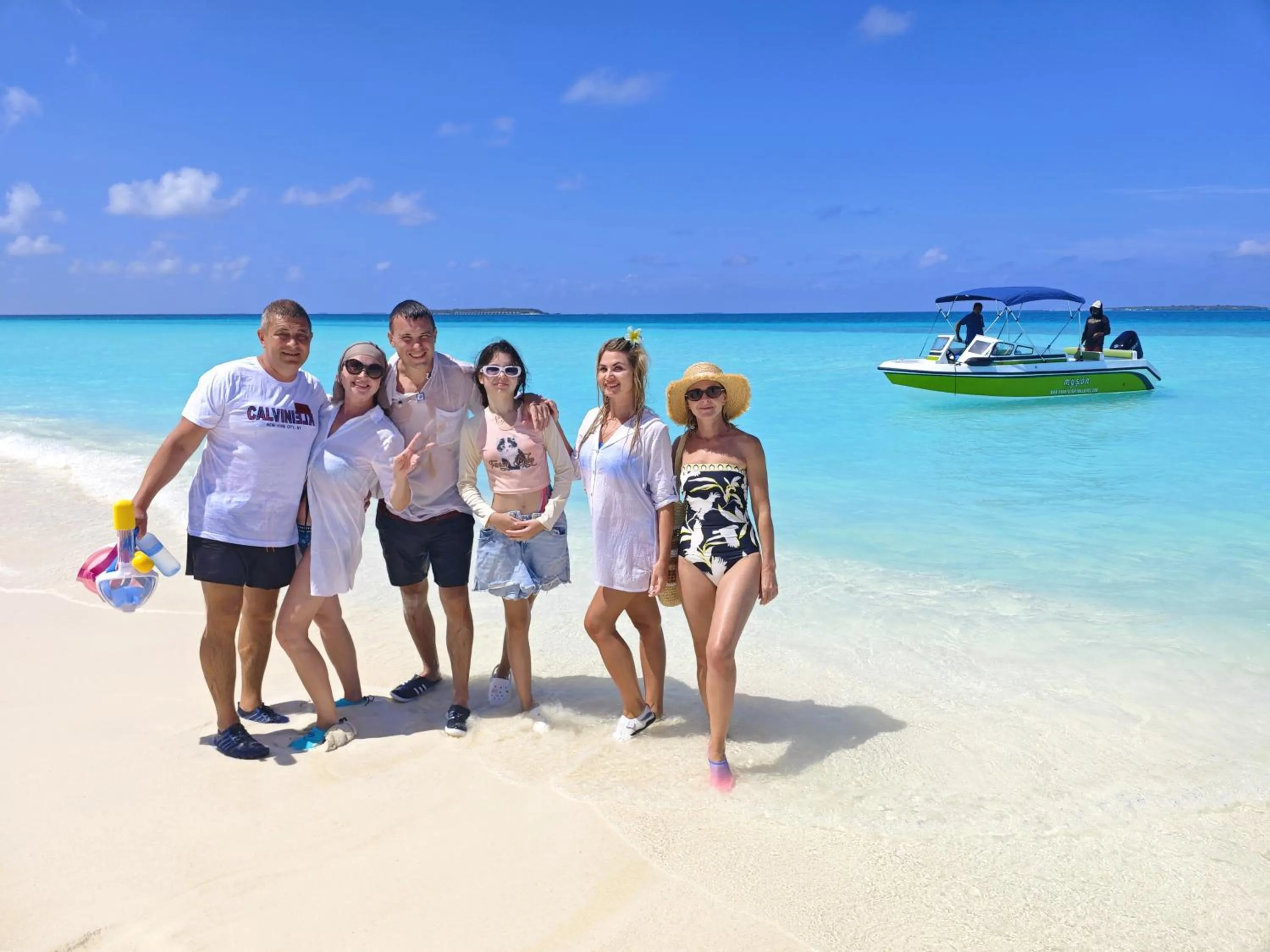 Guests in Dhonfulhafi Beach View